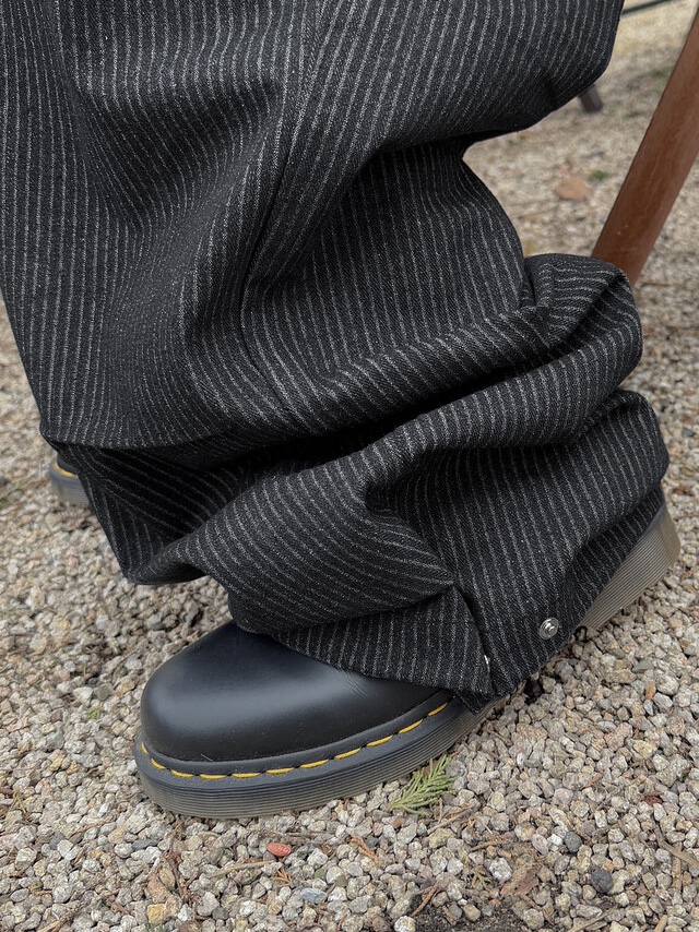 Dr. Martens 1461 Smooth Black, Oakley Session Beanie Blackout 착용 스타일 - 5