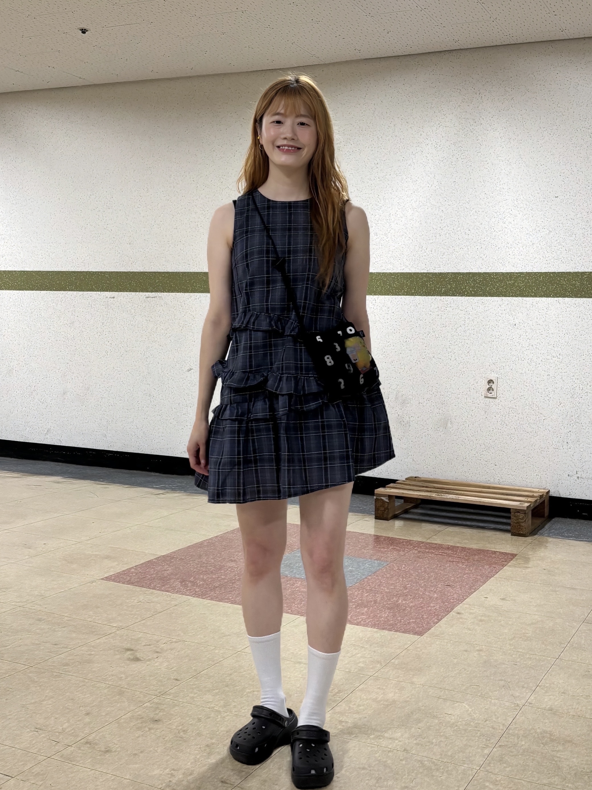 Sou Sou Poketle Mesh Sacoche Black, (W) Crocs Classic Platform Clog Black 착용 스타일 - 1