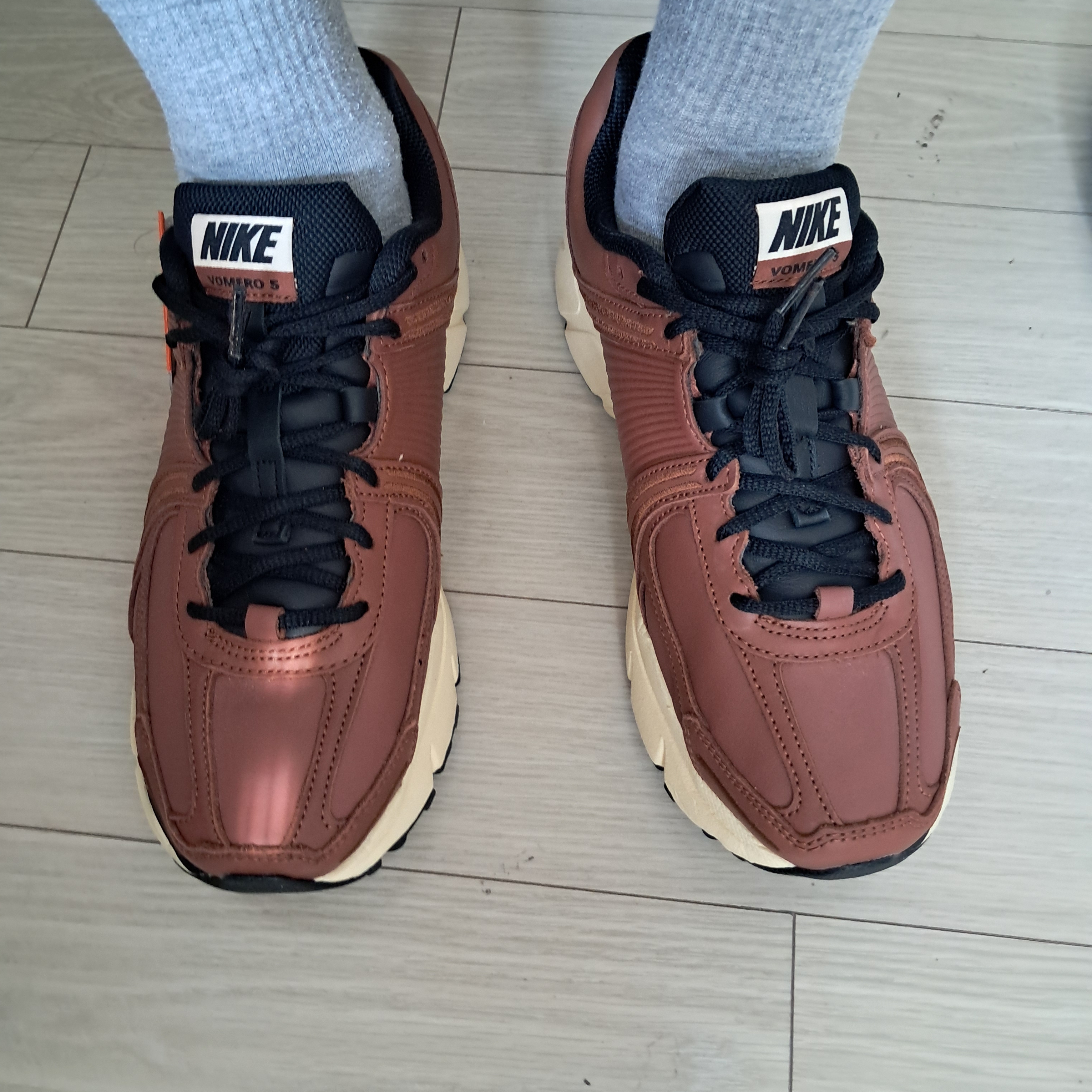Nike Zoom Vomero 5 Pony 착용 스타일 - 2