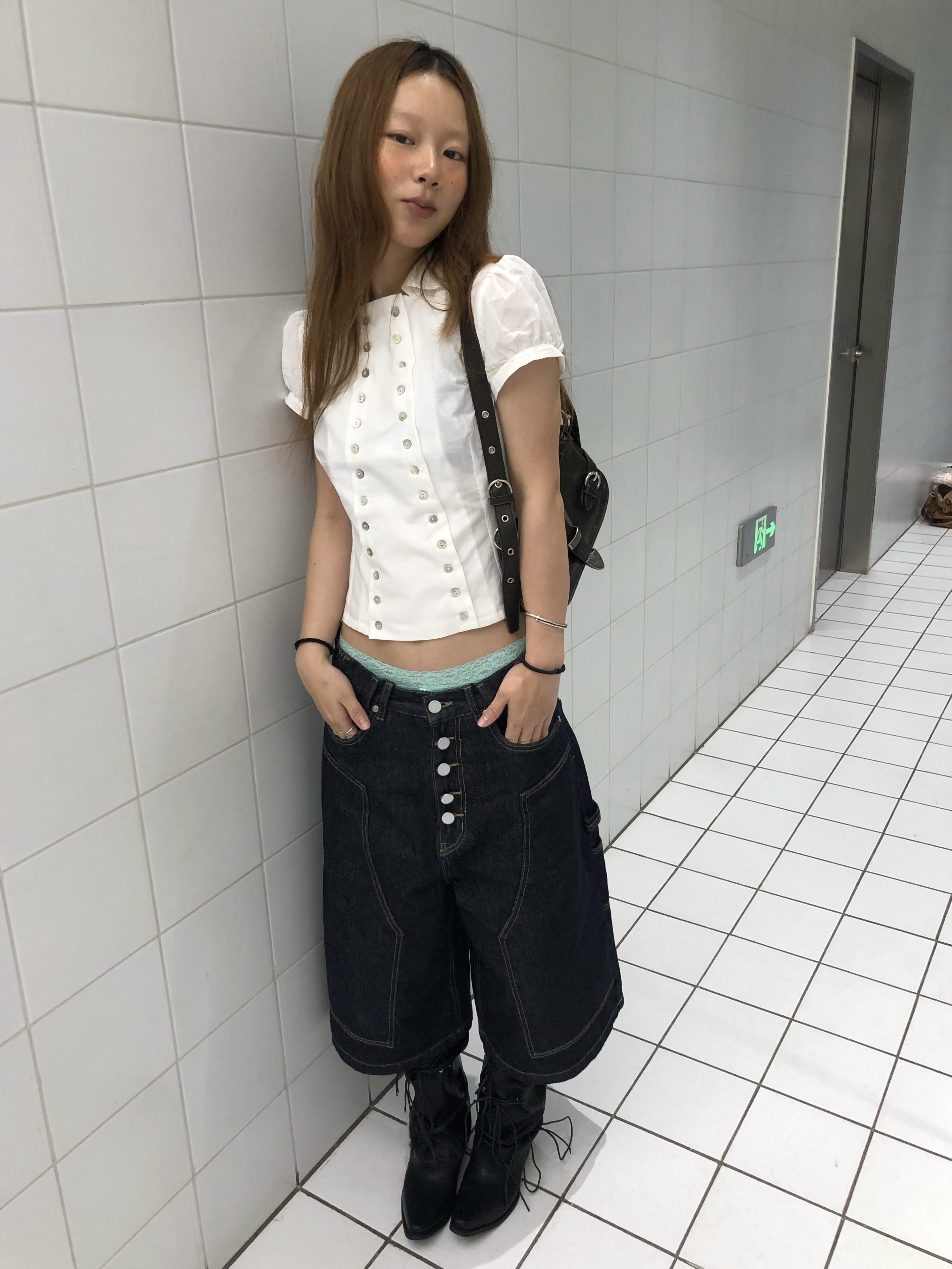 STEEPC Lazy Indigo Bermuda Jeans 착용 스타일 - 3