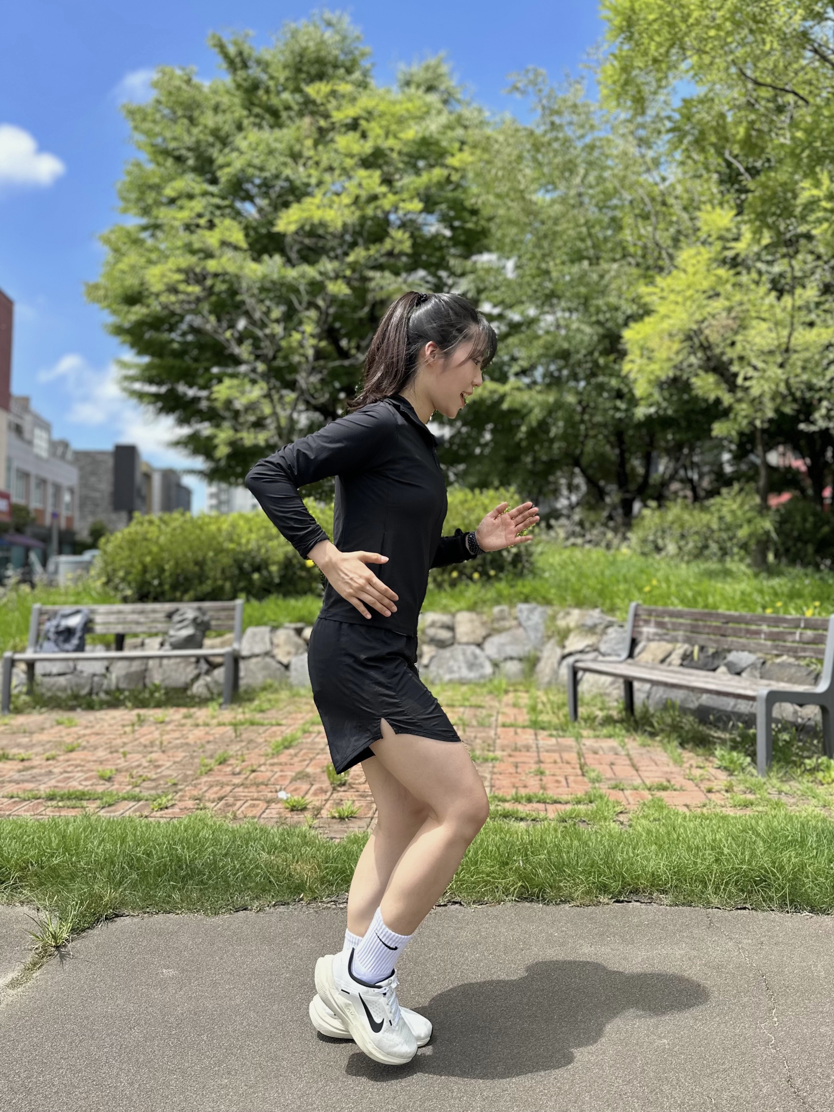 (W) Nike Air Winflo 10 Sail Black, Nike Everyday Lightweight Training Crew Socks White (3 Pack/Korean Ver.) 착용 스타일 - 2