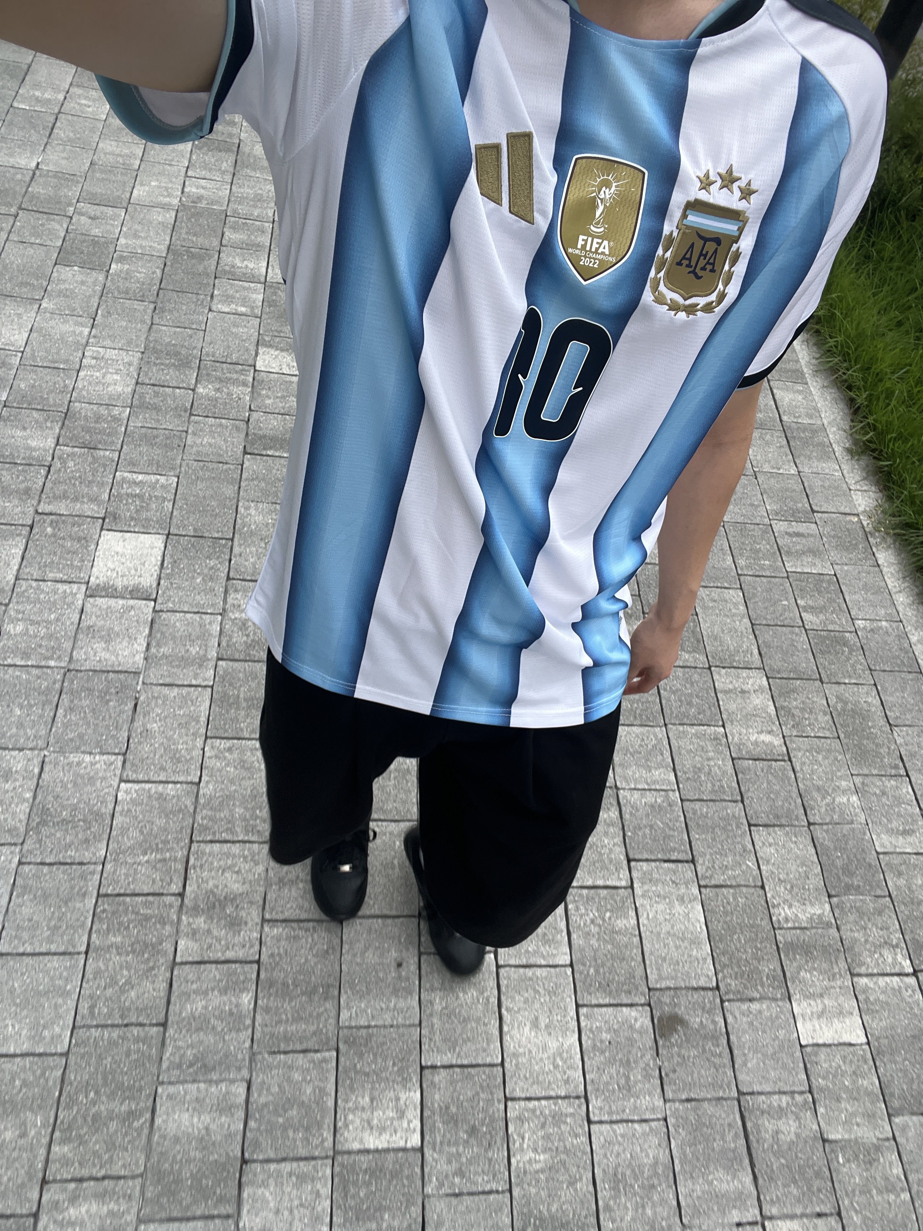 Nike Air Force 1 '07 Low Triple Black, Adidas Argentina 2026 Home Jersey White Icey Blue - KR Sizing (Non Marking Ver.) 착용 스타일 - 1