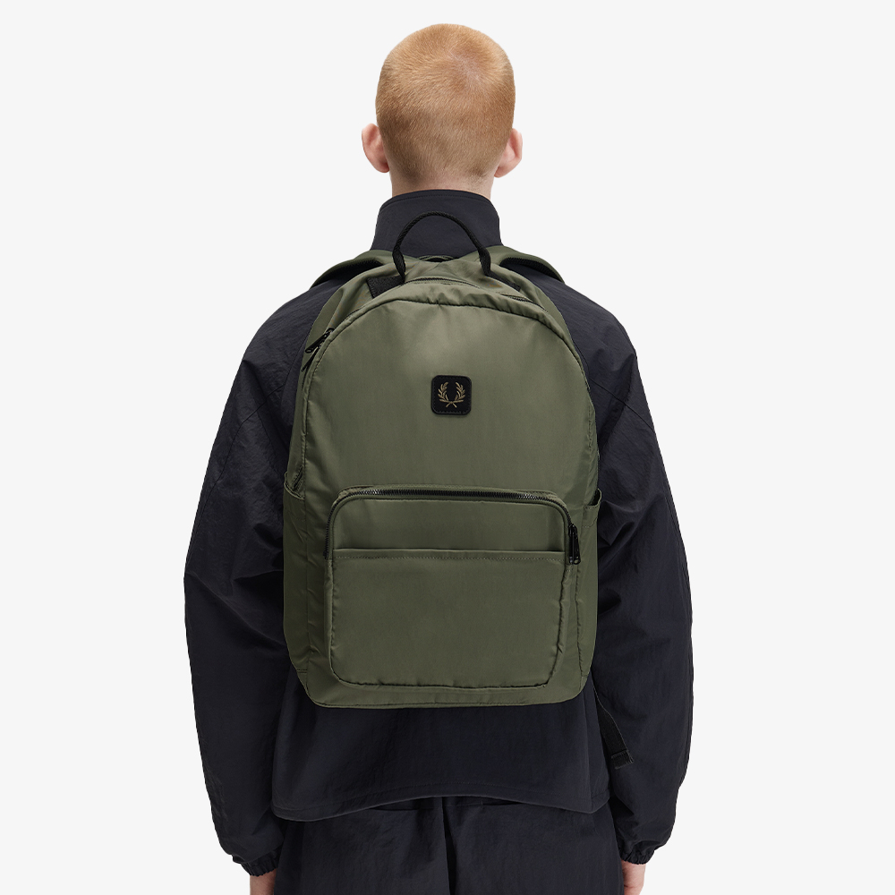 프레드페리 크링클 나일론 백팩 로렐리스그린(Fred Perry Crinkle Nylon Backpack Laurel Wreath Green) - 6