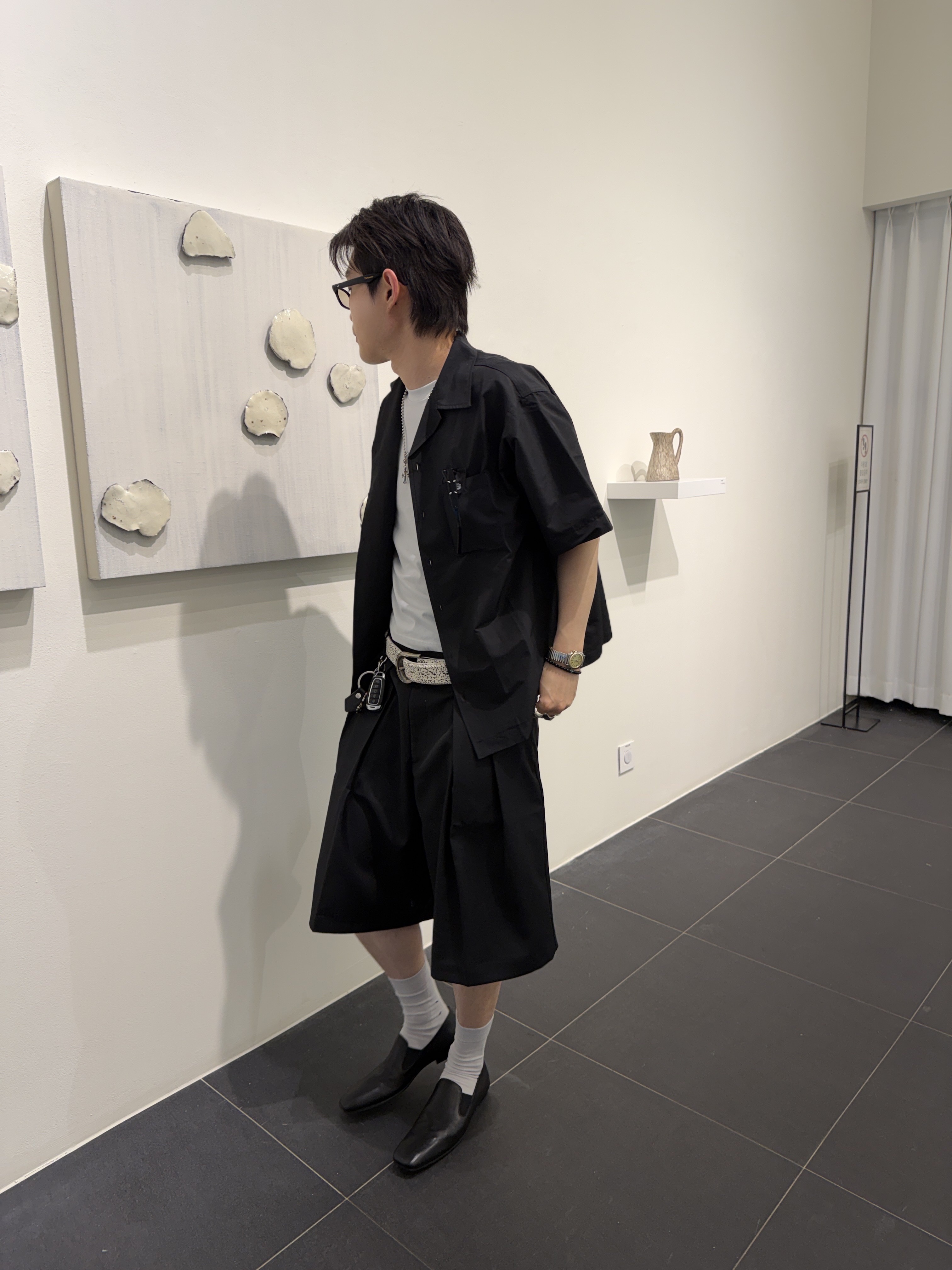Undermycar Glide Open Collar Shirts Black, Undermycar Two Tuck Wide Shorts Slacks Black 착용 스타일 - 6