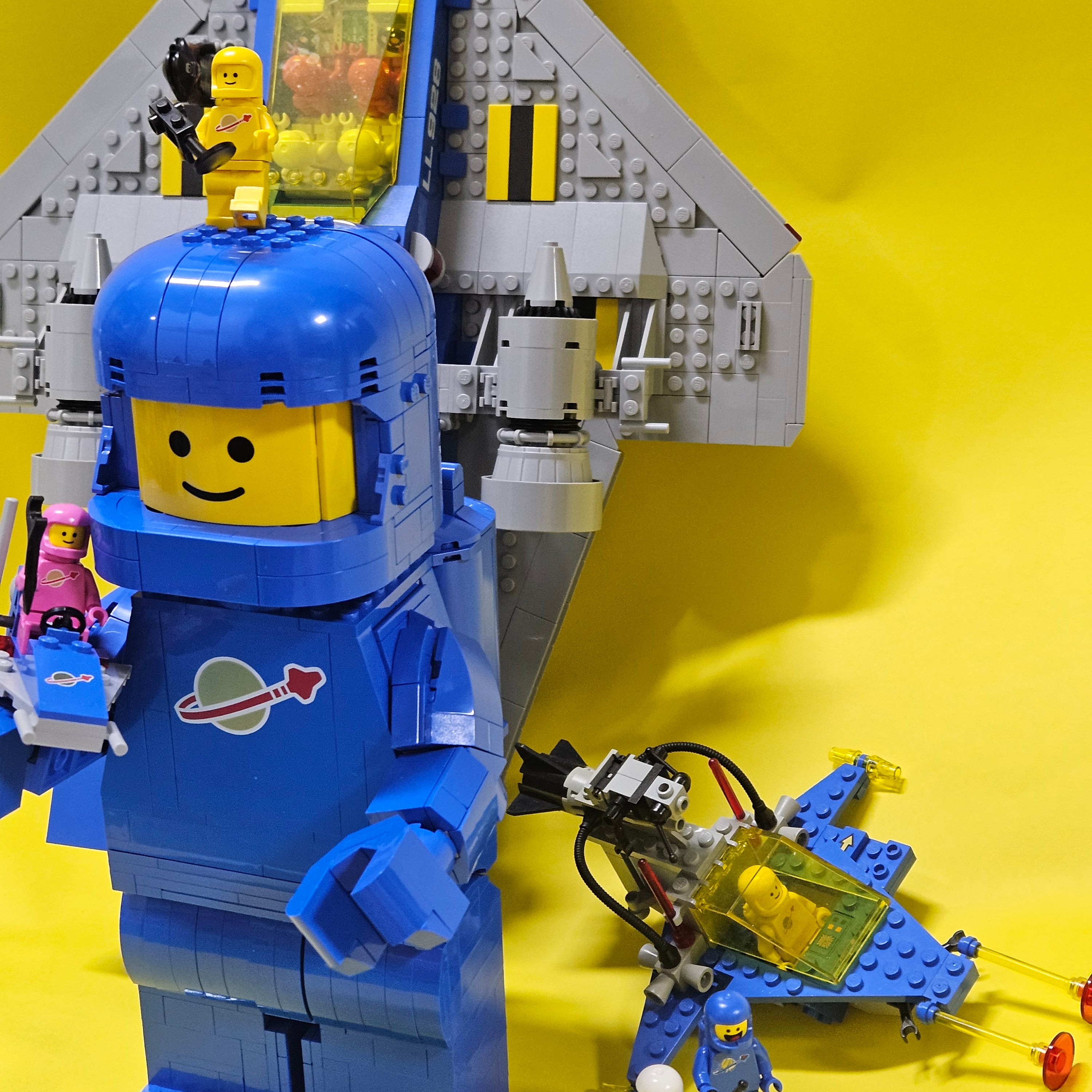 Lego Minifigures Up Scaled Blue Astronaut Minifigure 착용 스타일 - 2