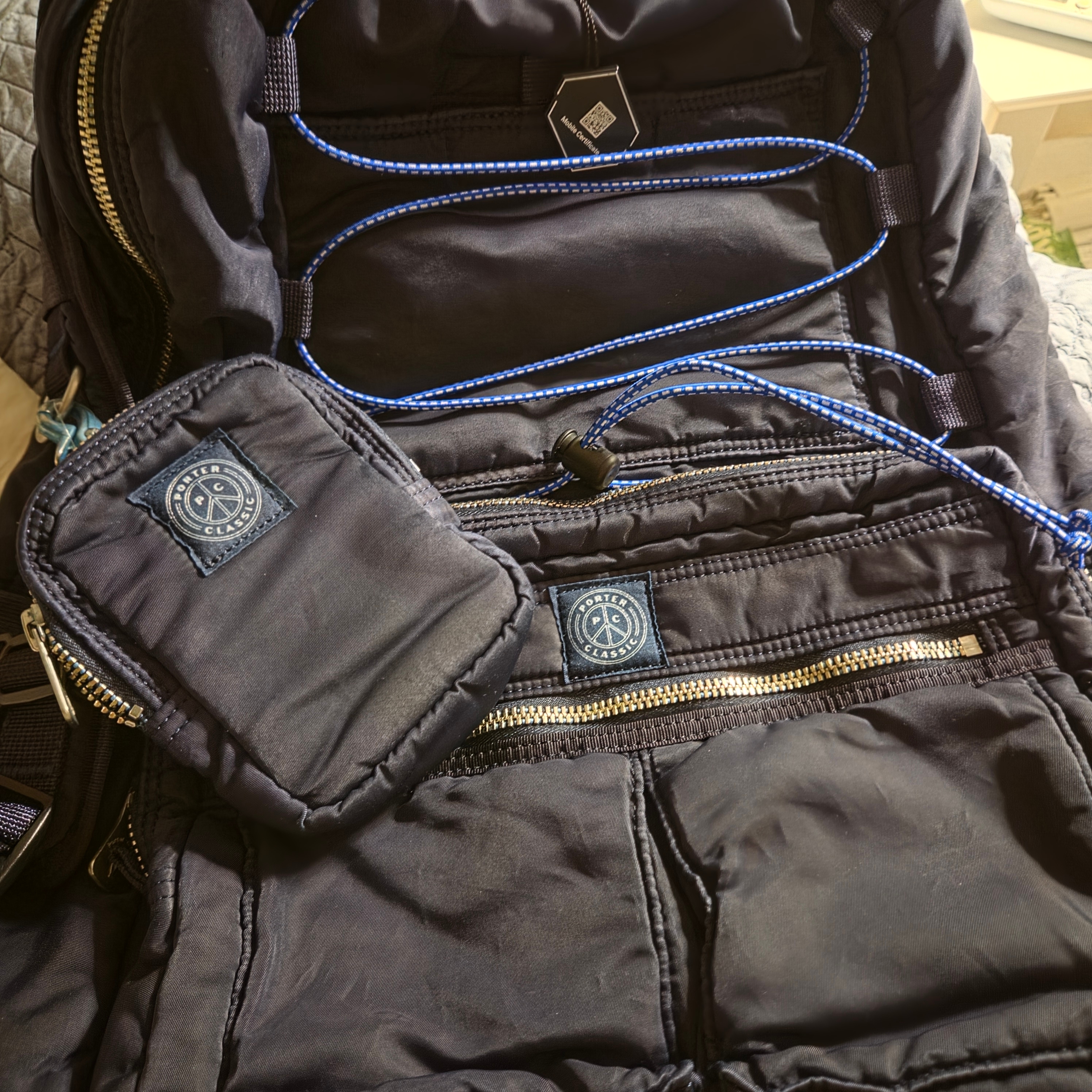 Porter Classic Super Nylon Day Pack L Blue 착용 스타일