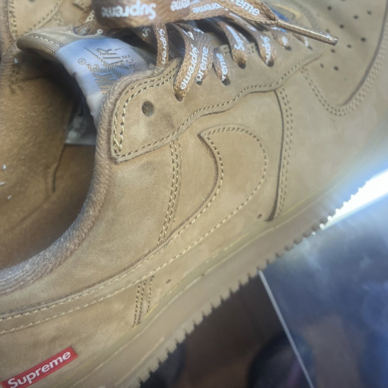 Nike x Supreme Air Force 1 Low Flax 착용 스타일