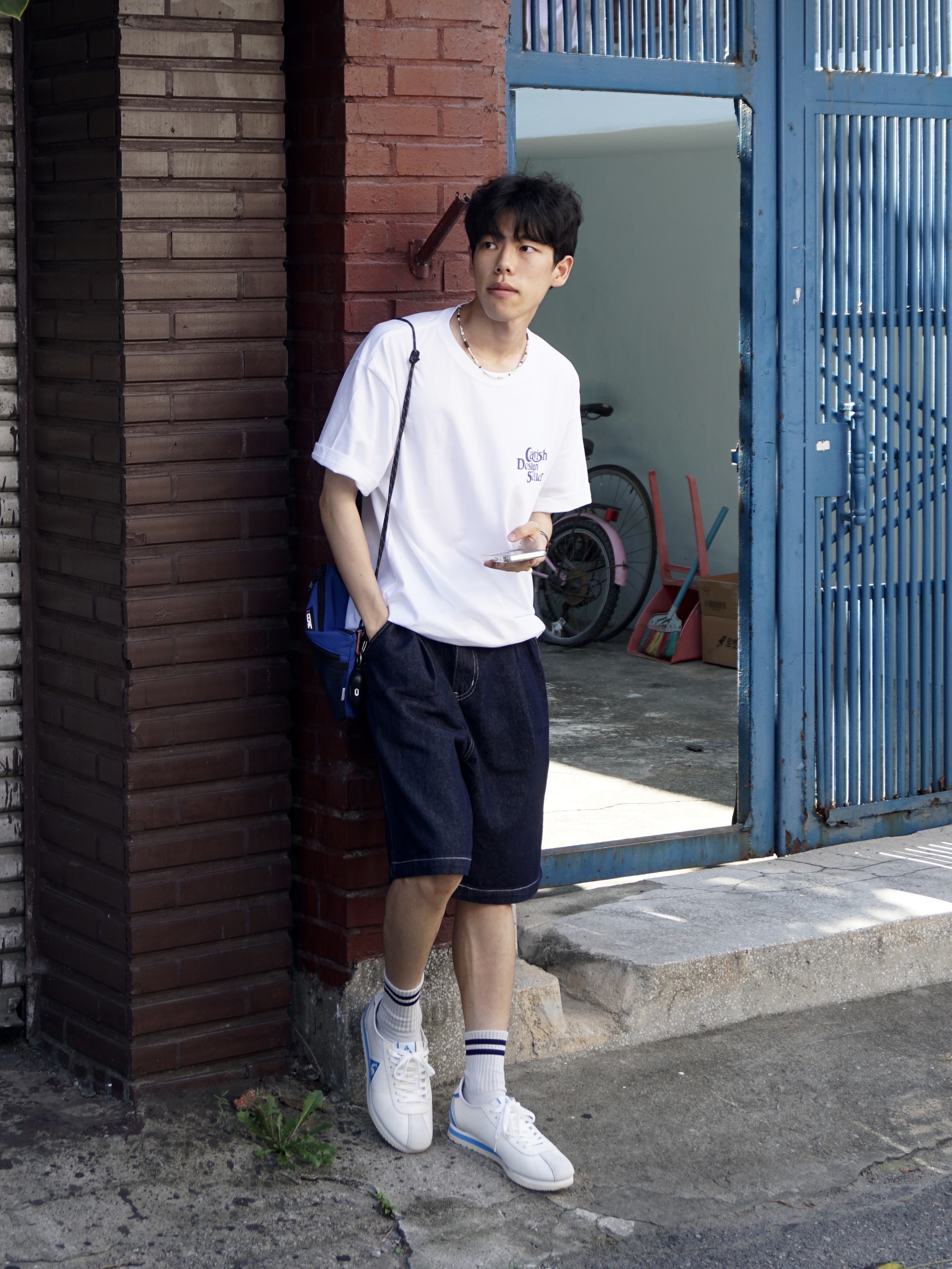 CAVISH Seller Logo SS Tee White 착용 스타일 - 5