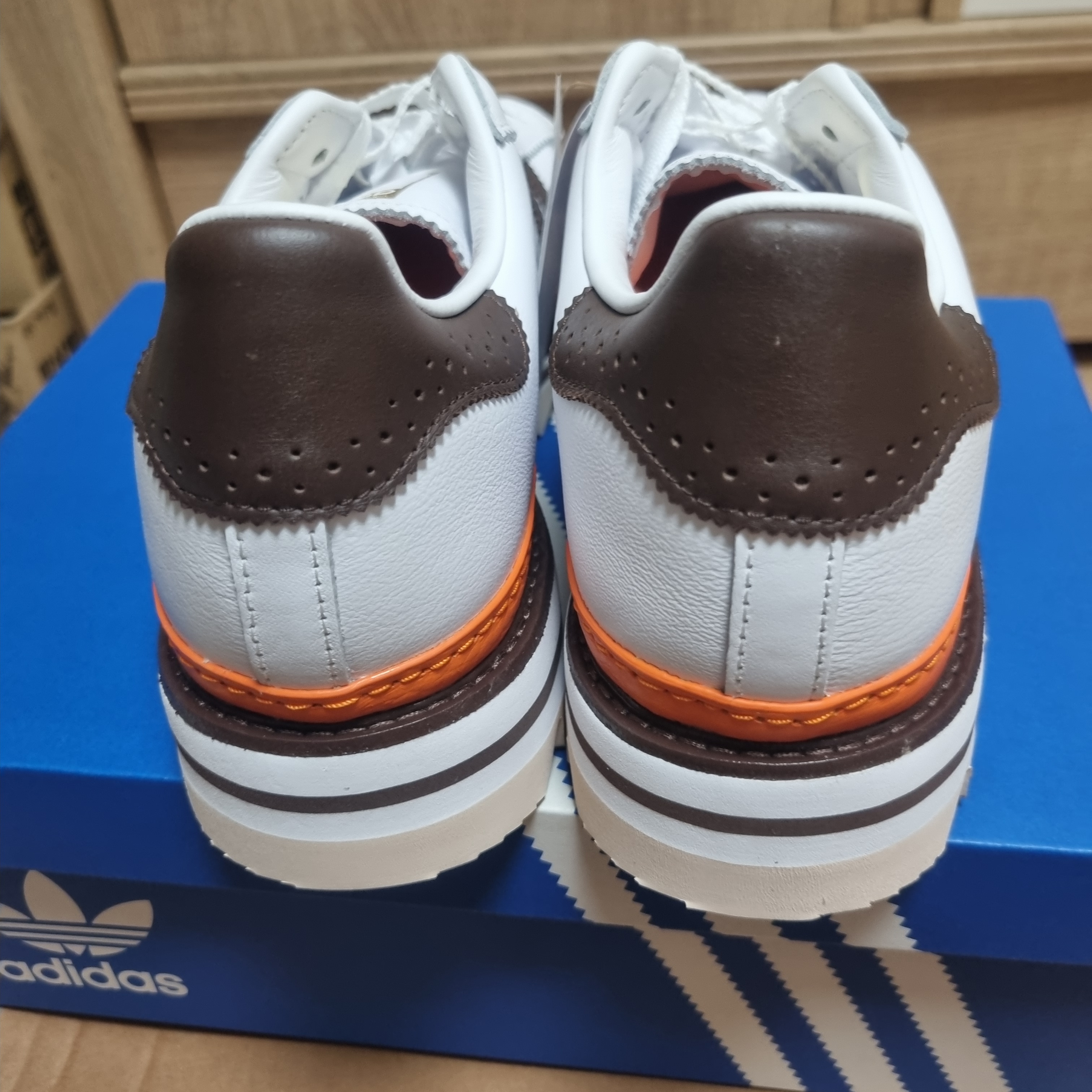 Adidas x Clot Superstar Footwear White Coffee 착용 스타일 - 3
