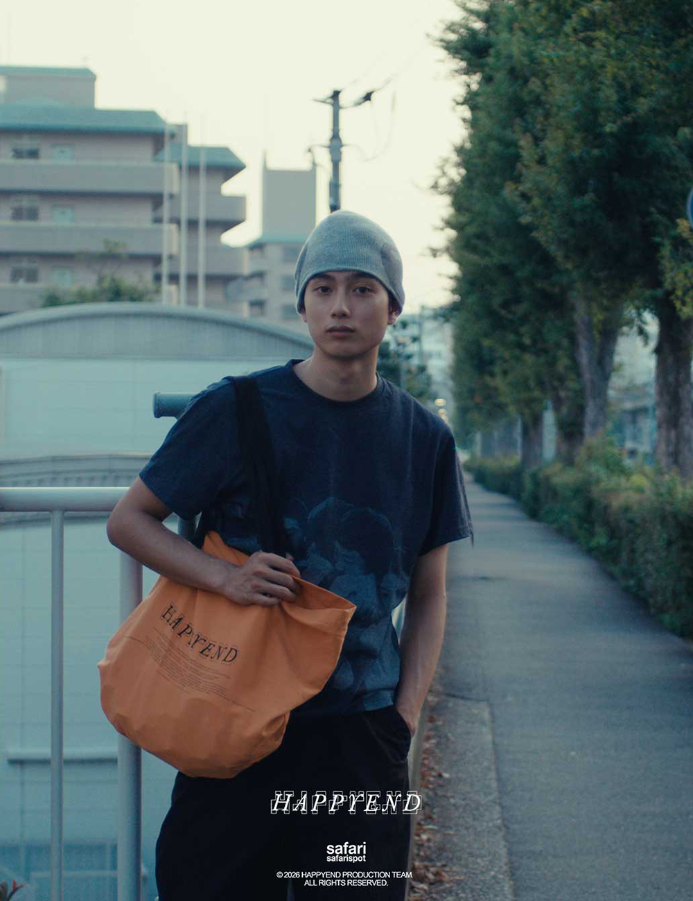 [KREAM 단독] 사파리스팟 x 해피엔드 허그 티셔츠 (네이비)([KREAM 단독] Safarispot X Happyend Hug T-Shirt (Navy)) - 4