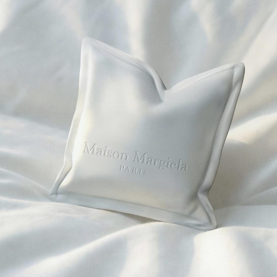 [사은품 이벤트] MAISON MARGIELA REPLICA LAZY SUNDAY MORNING CAR DIFFUSER 착용 스타일