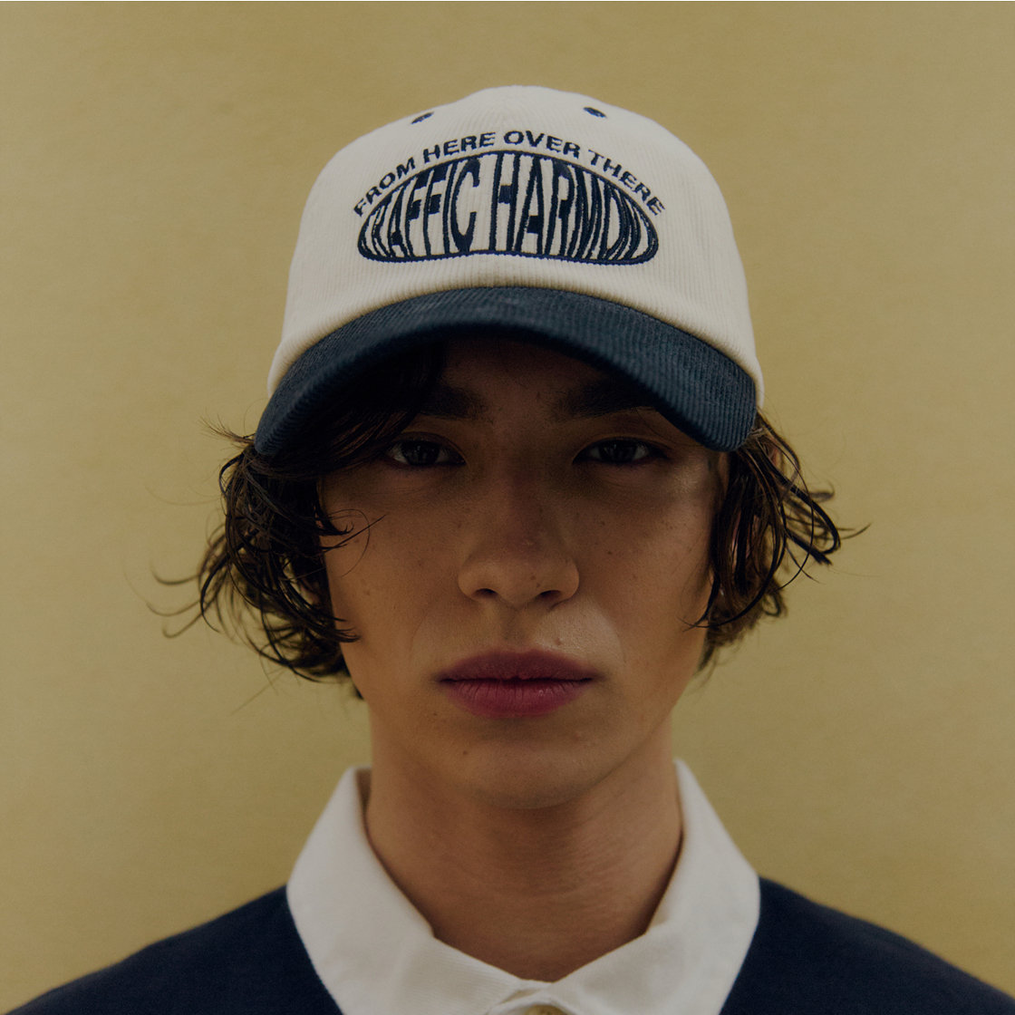 트래픽하모니 코듀로이 라운드 로고 딥핏 볼캡 아이보리&네이비(Traffic Harmony Corduroy Round Logo Deep Fit Ball Cap Ivory & Navy) - 2