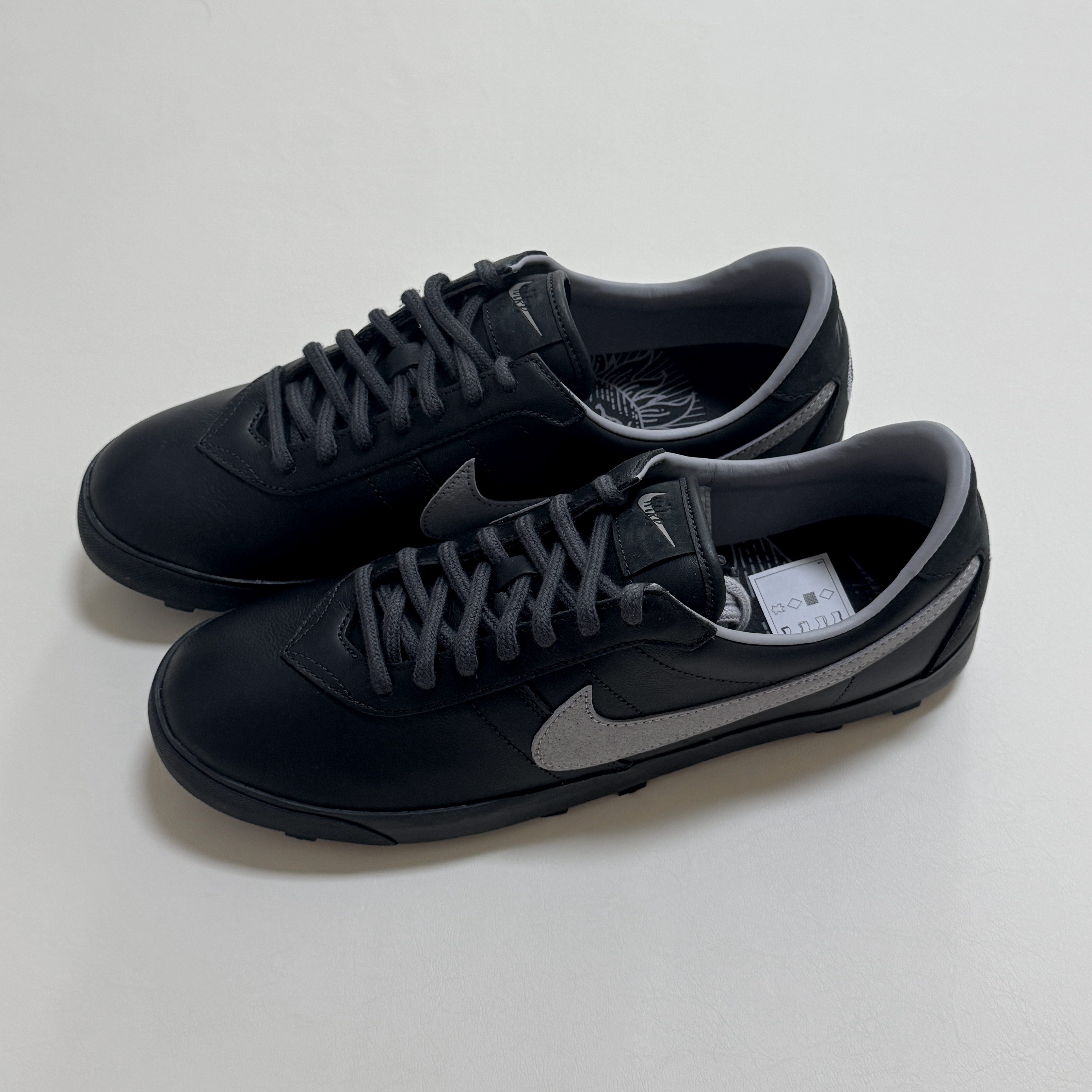 Nike Astrograbber Off Noir Cement Grey 착용 스타일 - 2