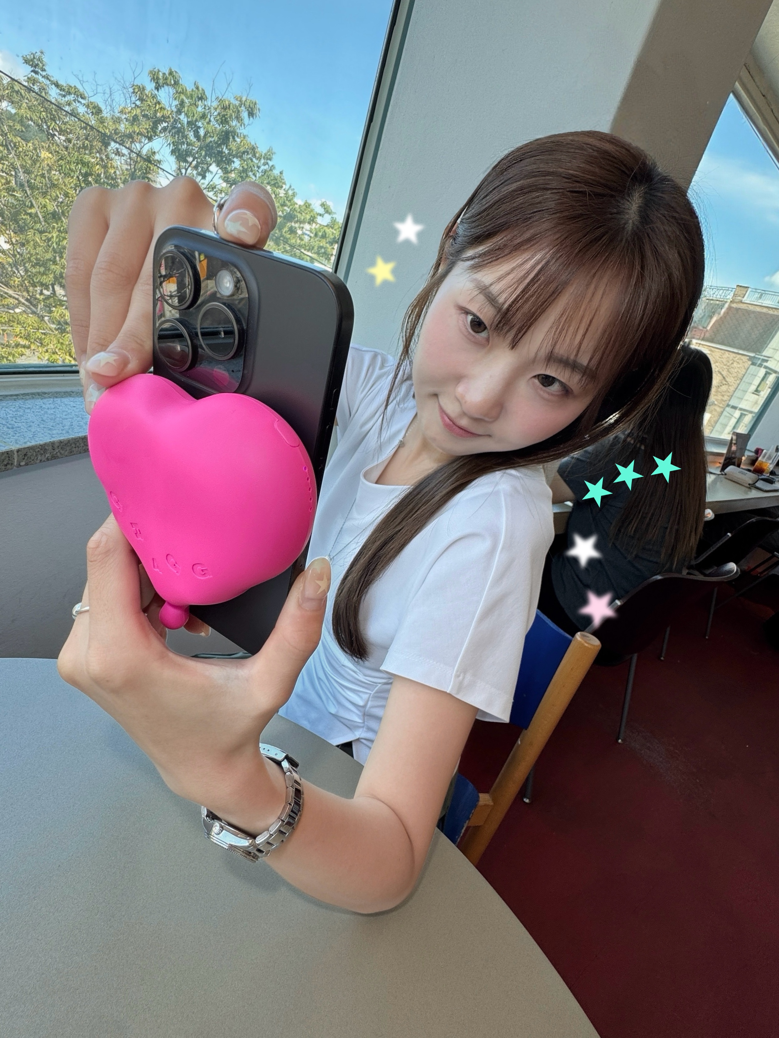 GRAGG MAGSAFE FLOW HEART BATTERY [9 COLOR] 착용 스타일 - 1