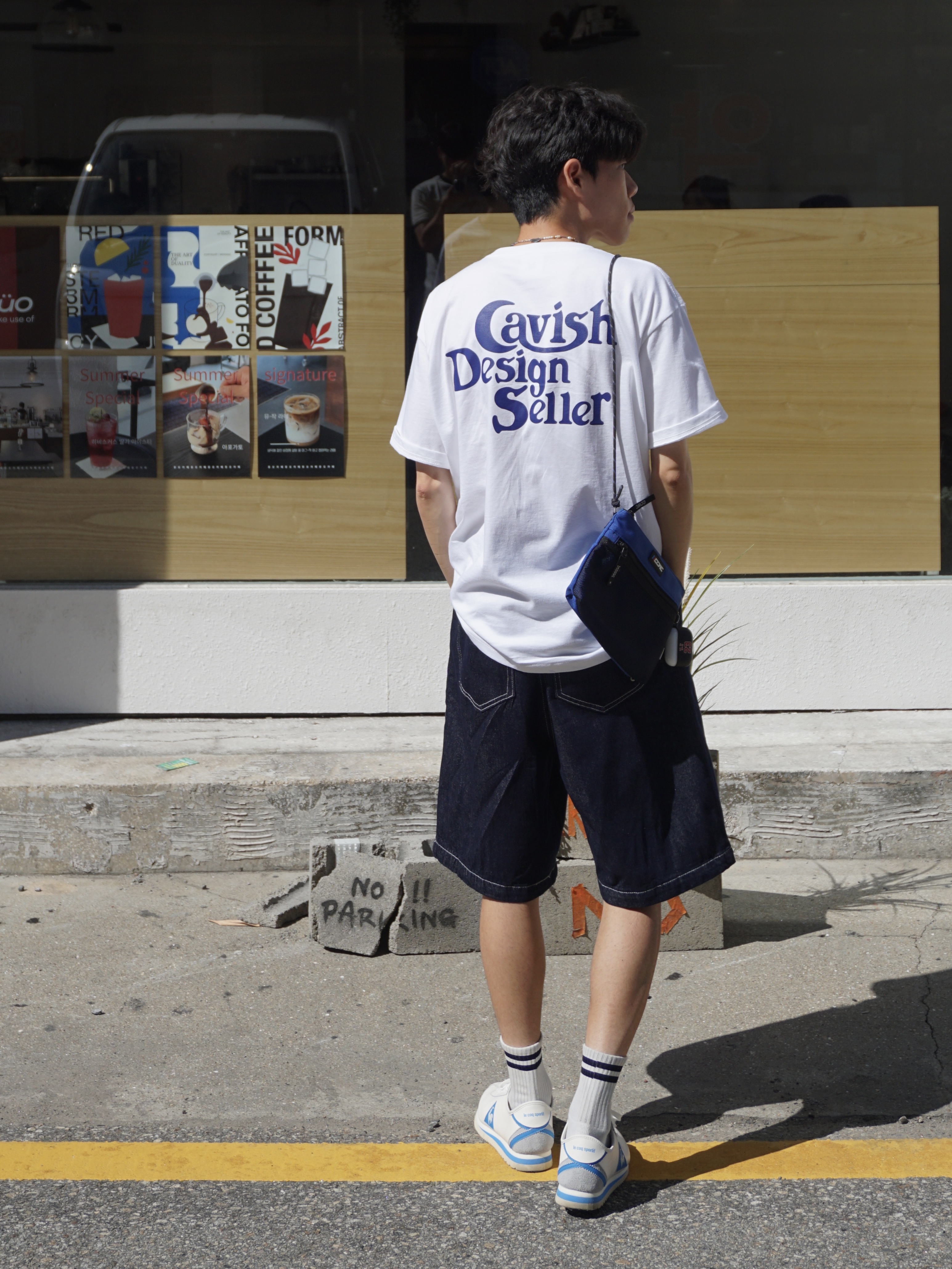 CAVISH Seller Logo SS Tee White 착용 스타일 - 9