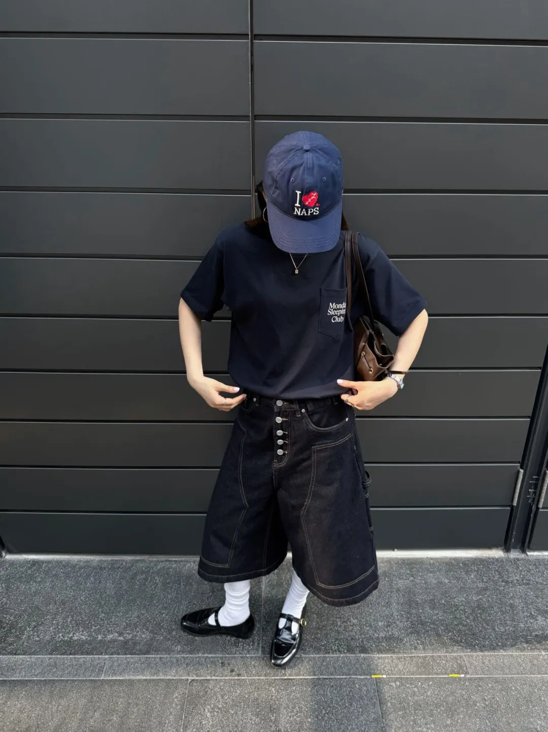 STEEPC Lazy Indigo Bermuda Jeans 착용 스타일 - 4