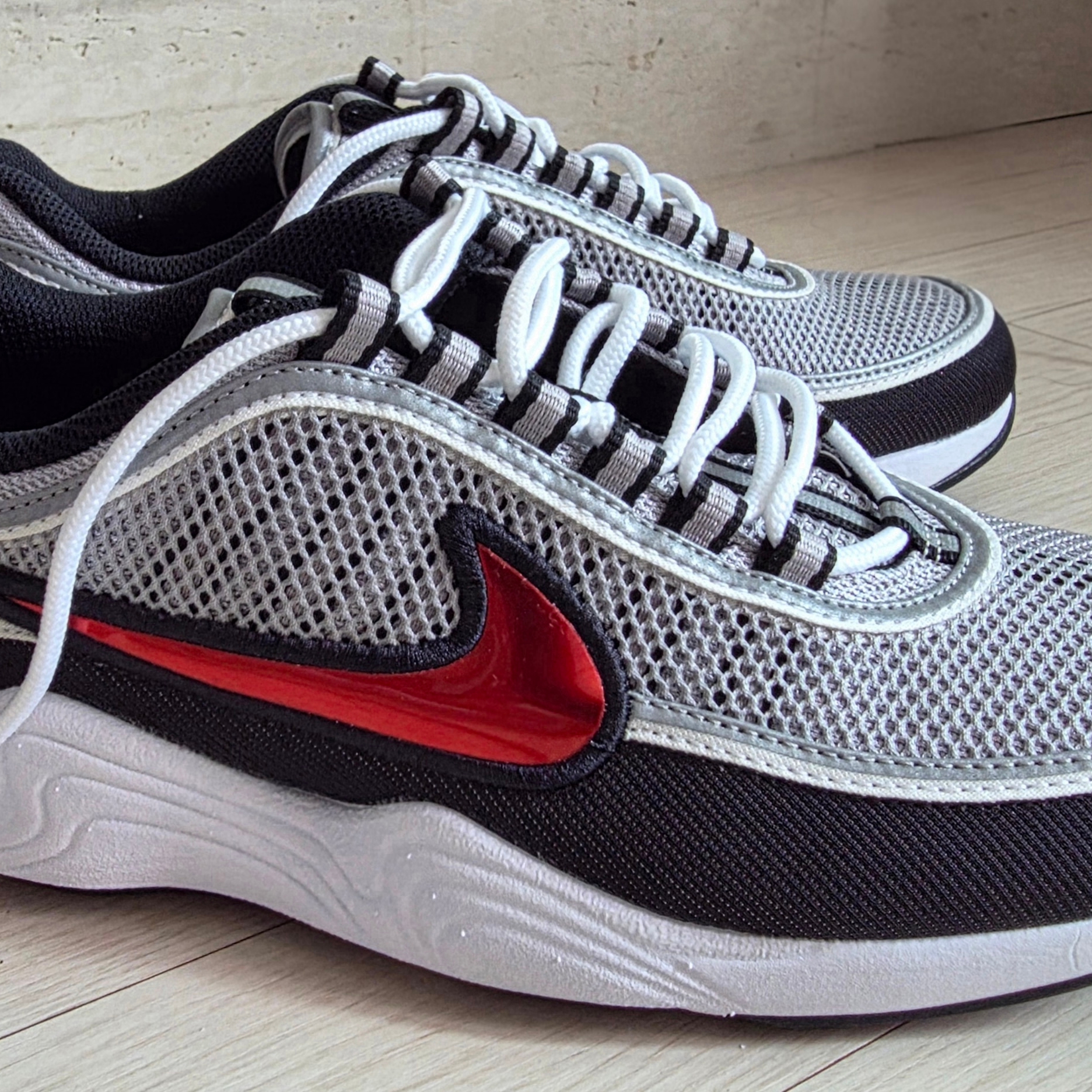 Nike Air Zoom Spiridon Metallic Silver and Sport Red 2024 착용 스타일