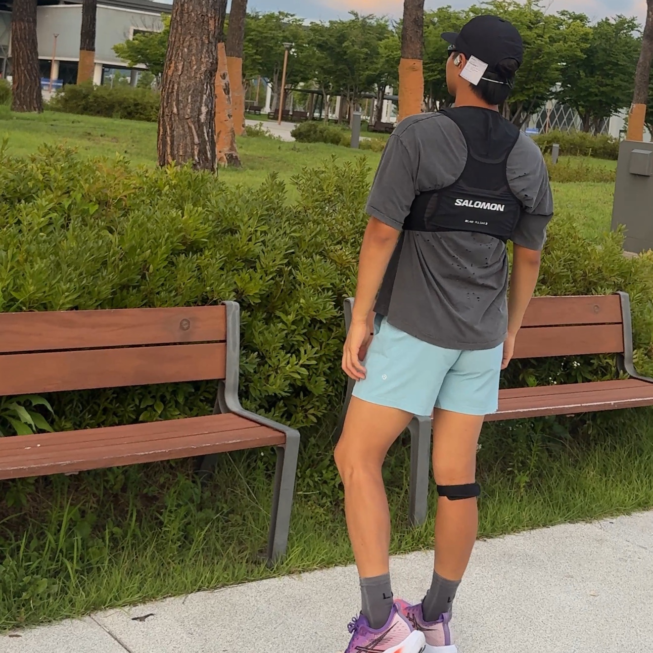 Satisfy Mothtech T-Shirt Aged Black, Asics Megablast Edo Purple Black 착용 스타일