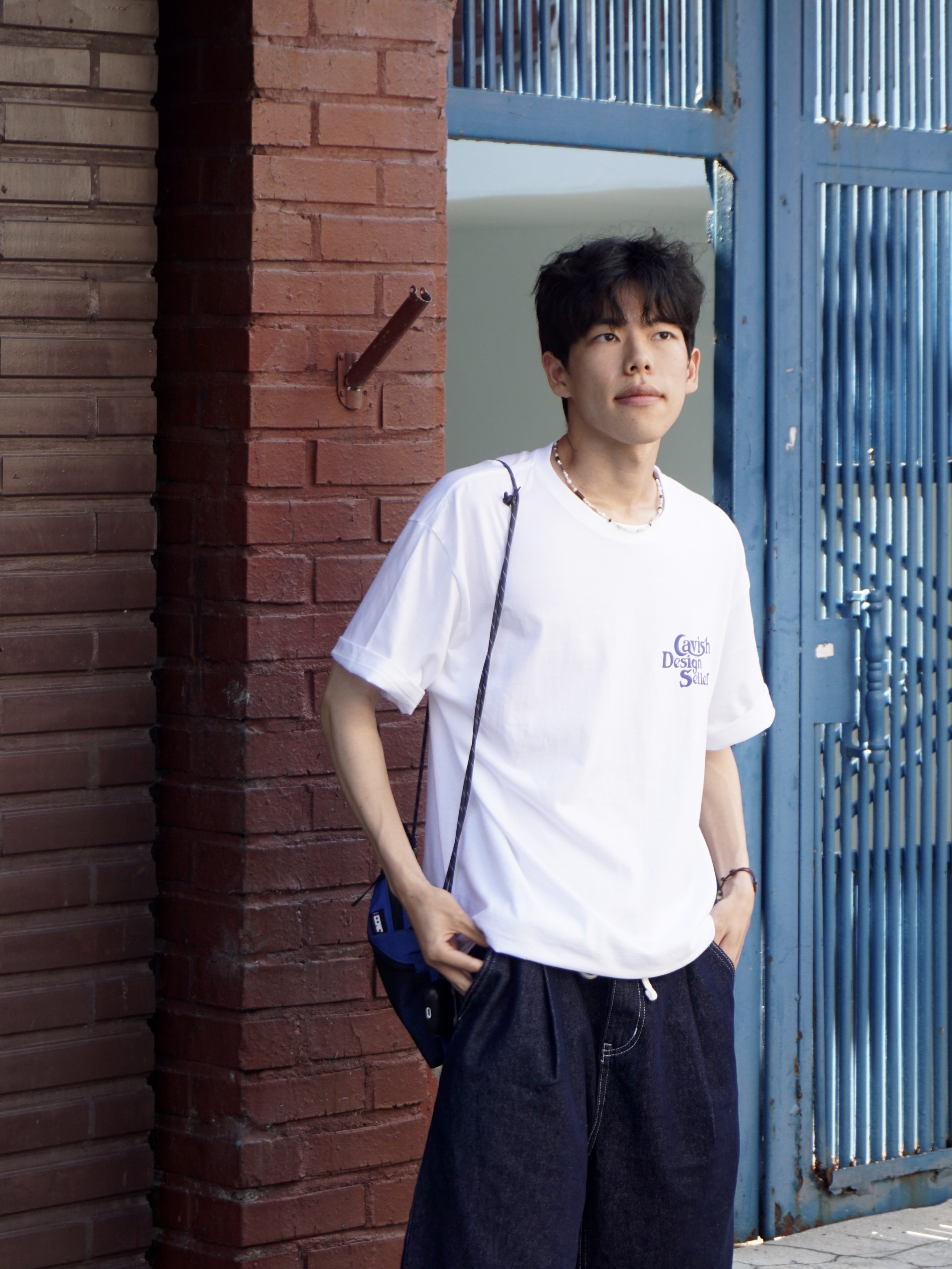 CAVISH Seller Logo SS Tee White 착용 스타일 - 7
