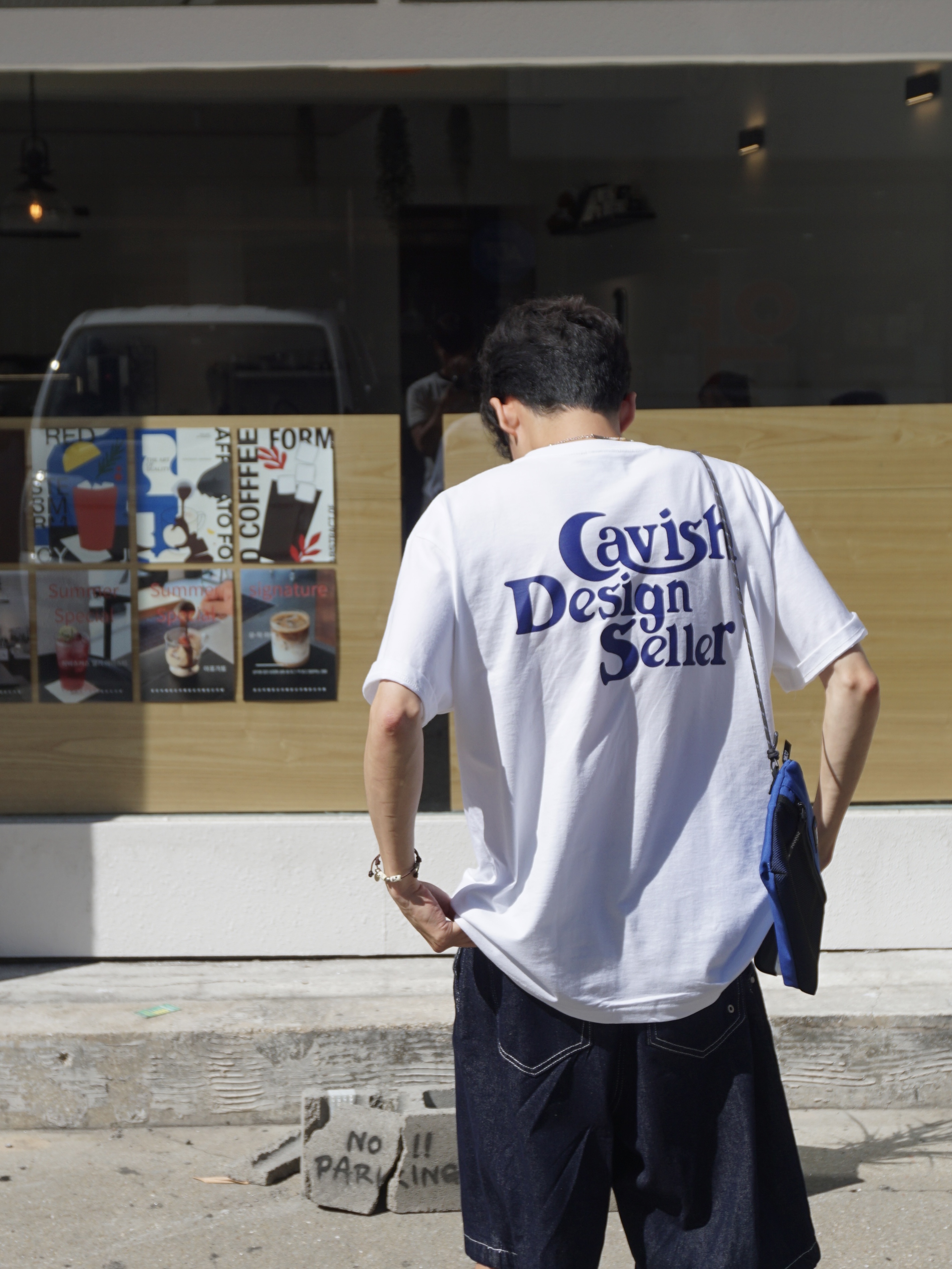 CAVISH Seller Logo SS Tee White 착용 스타일 - 10