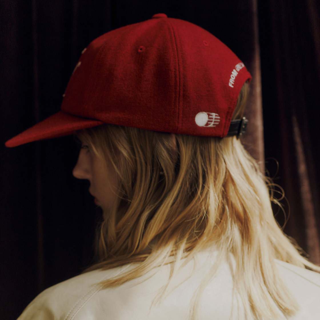 트래픽하모니 울블랜드 TH 아플리케 로고 딥핏 6패널 캡 레드(Traffic Harmony Wool Blend TH Applique Logo 6-Panel Cap Red) - 4