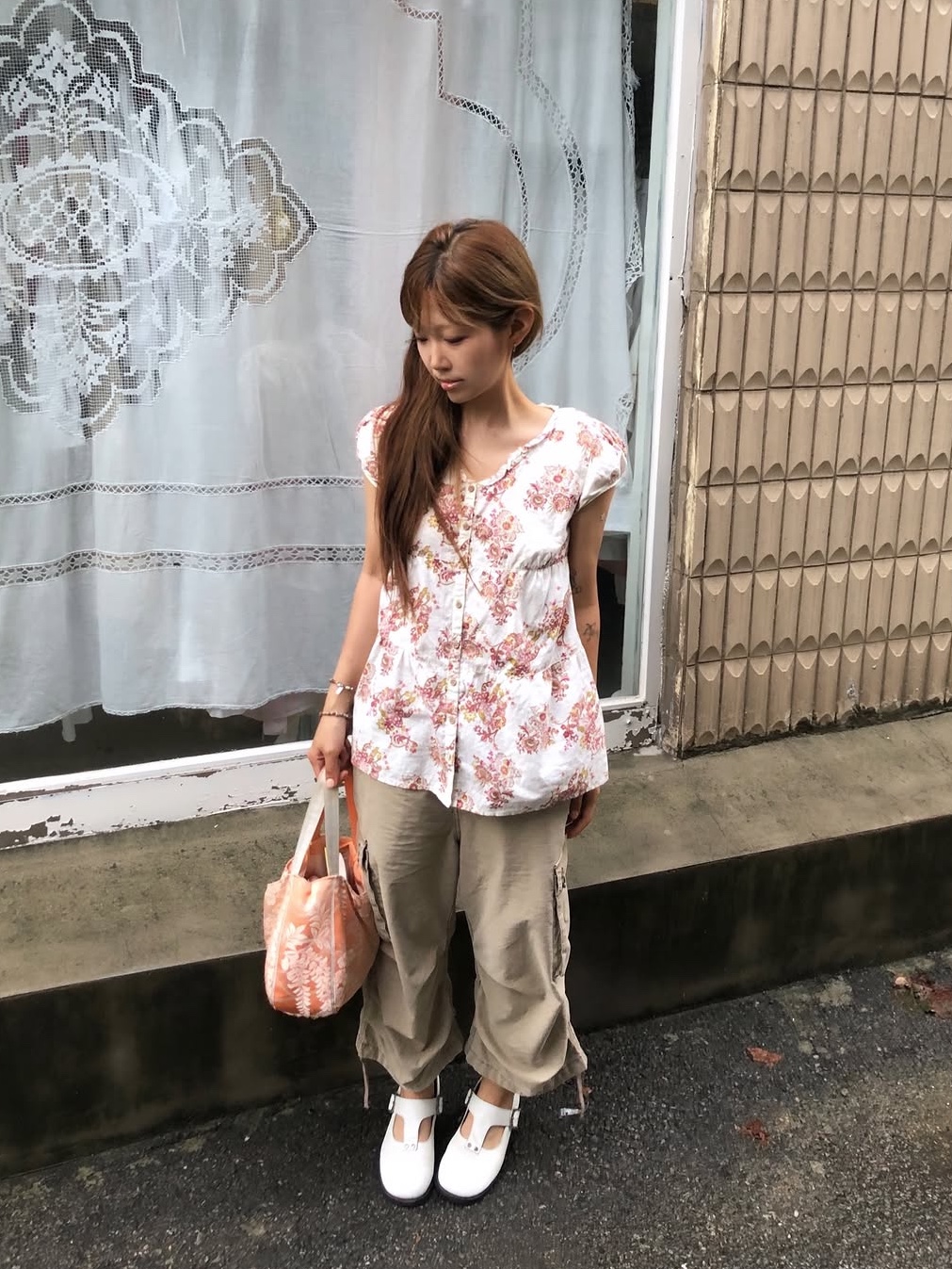 CHOWOO Vintage Military Capri Cargo Pants Washed Beige, CHOWOO Vintage Military Capri Cargo Pants Washed Khaki 착용 스타일 - 1