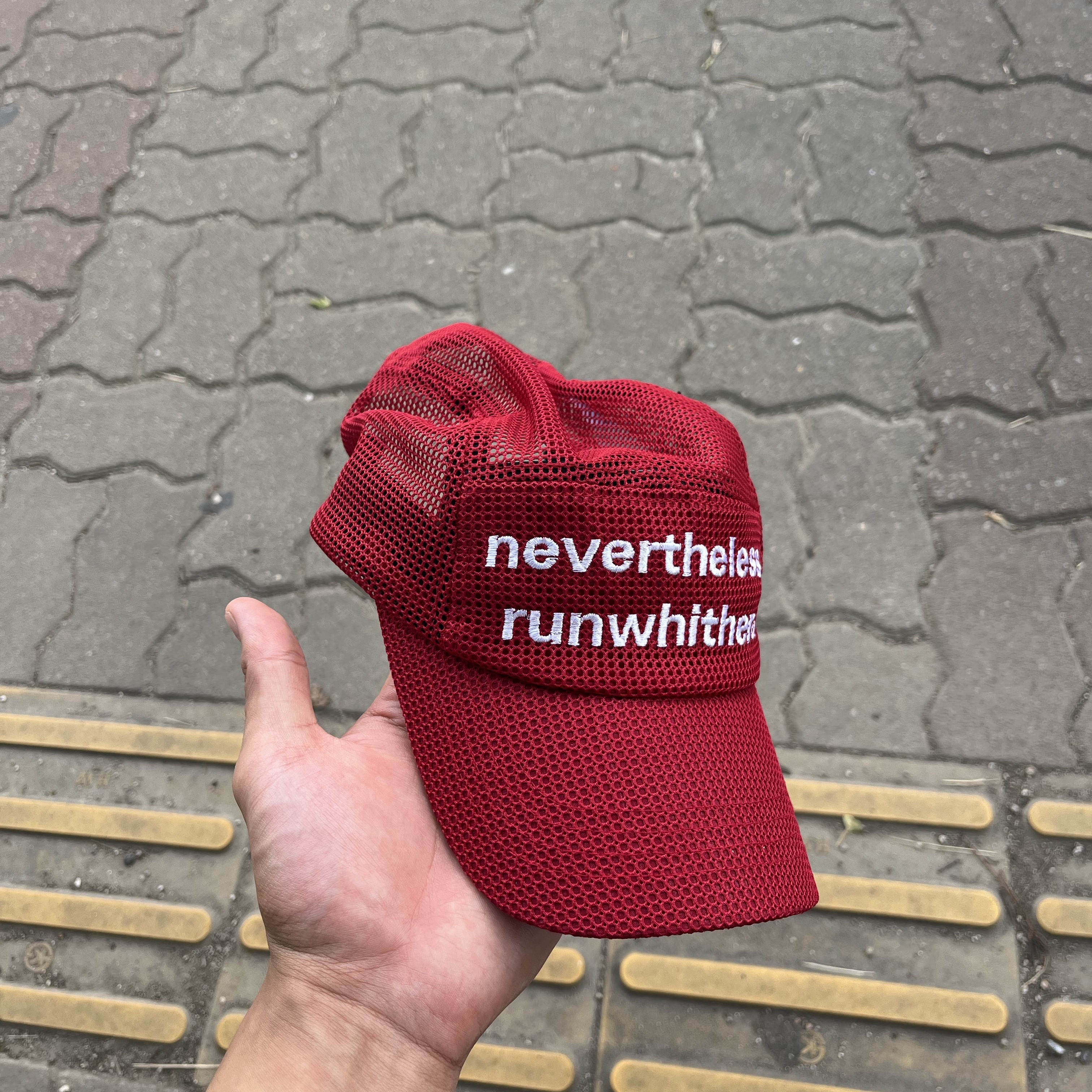 [KREAM 단독] runwhither Mesh Cap Red 착용 스타일