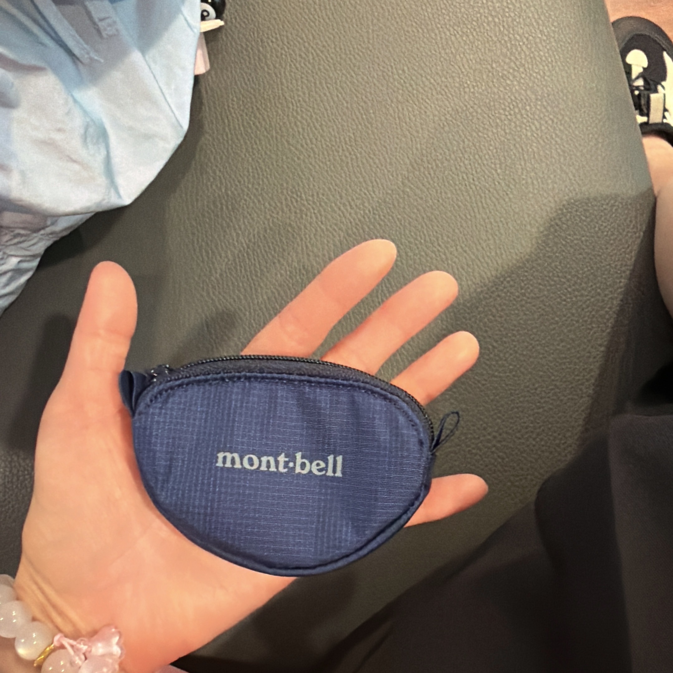 Montbell Coin Purse Navy 착용 스타일