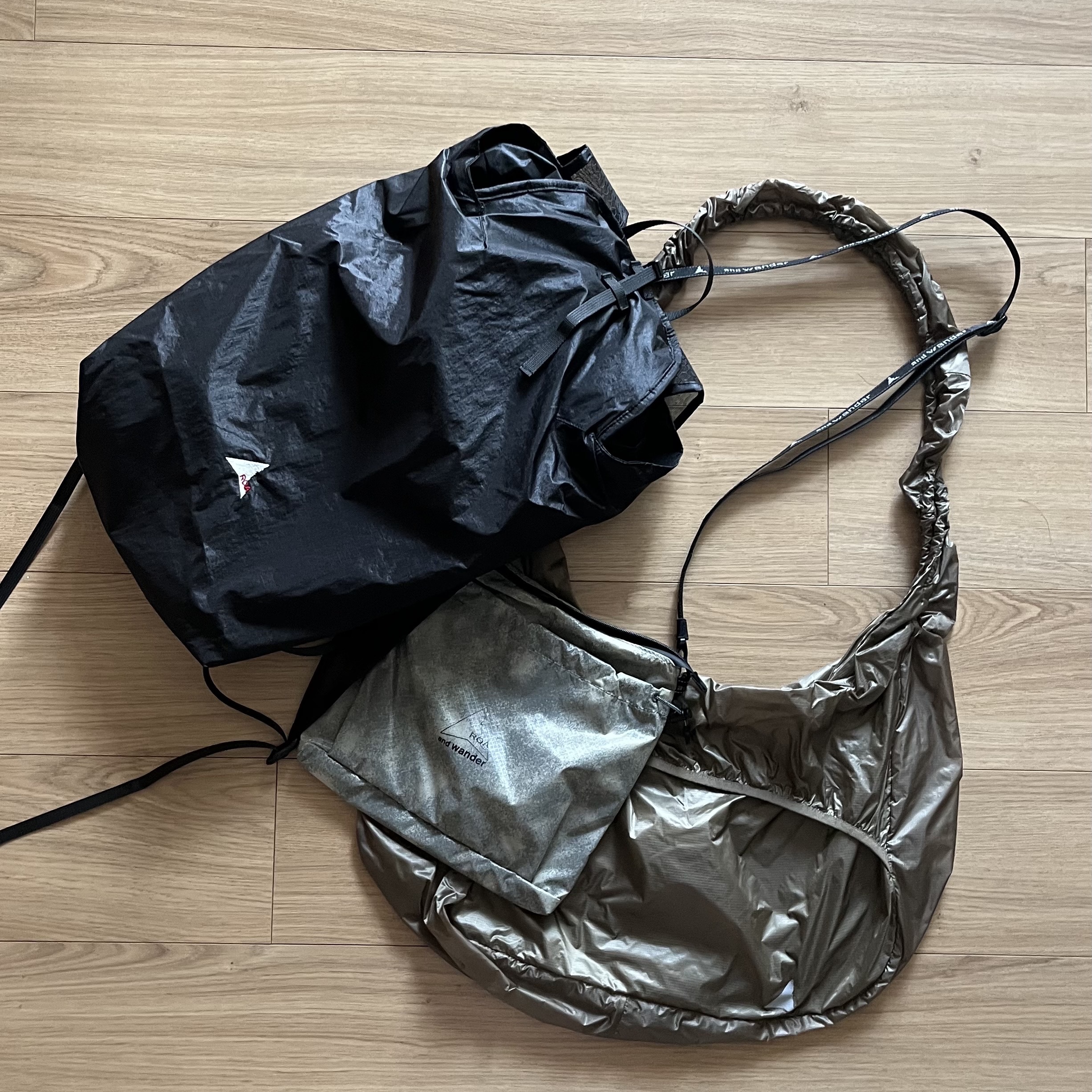 ROA Vaphi 15L Ripstop Packable Backpack Black - 26SS, Roa Vaphi 15L Ripstop Packable Backpack Black 착용 스타일