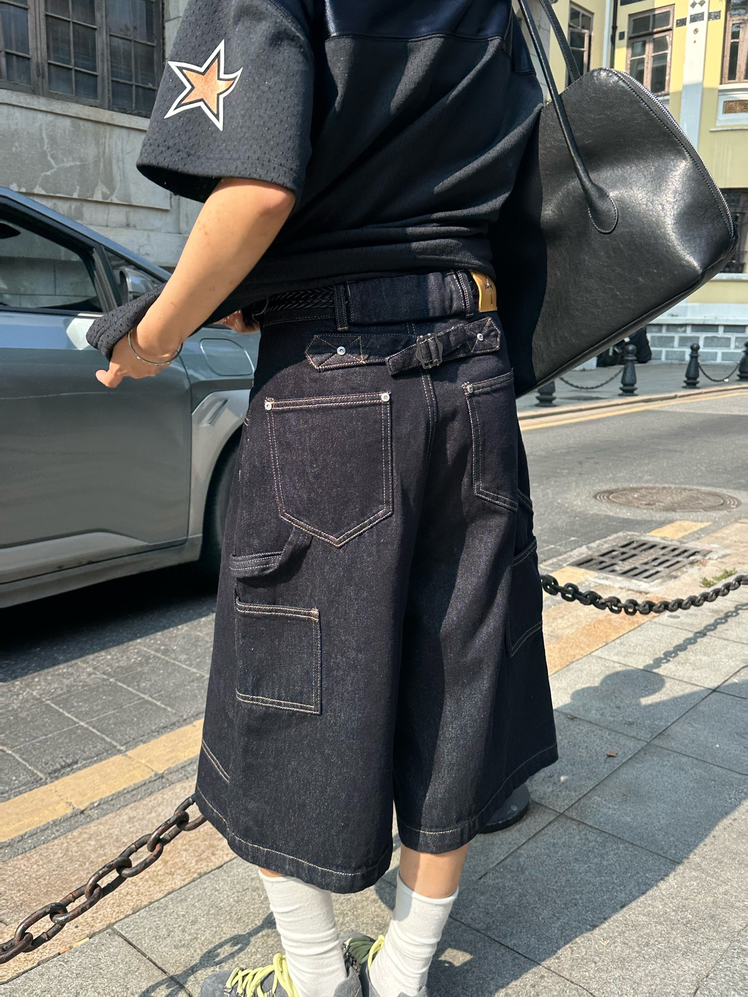 STEEPC Lazy Indigo Bermuda Jeans 착용 스타일 - 5