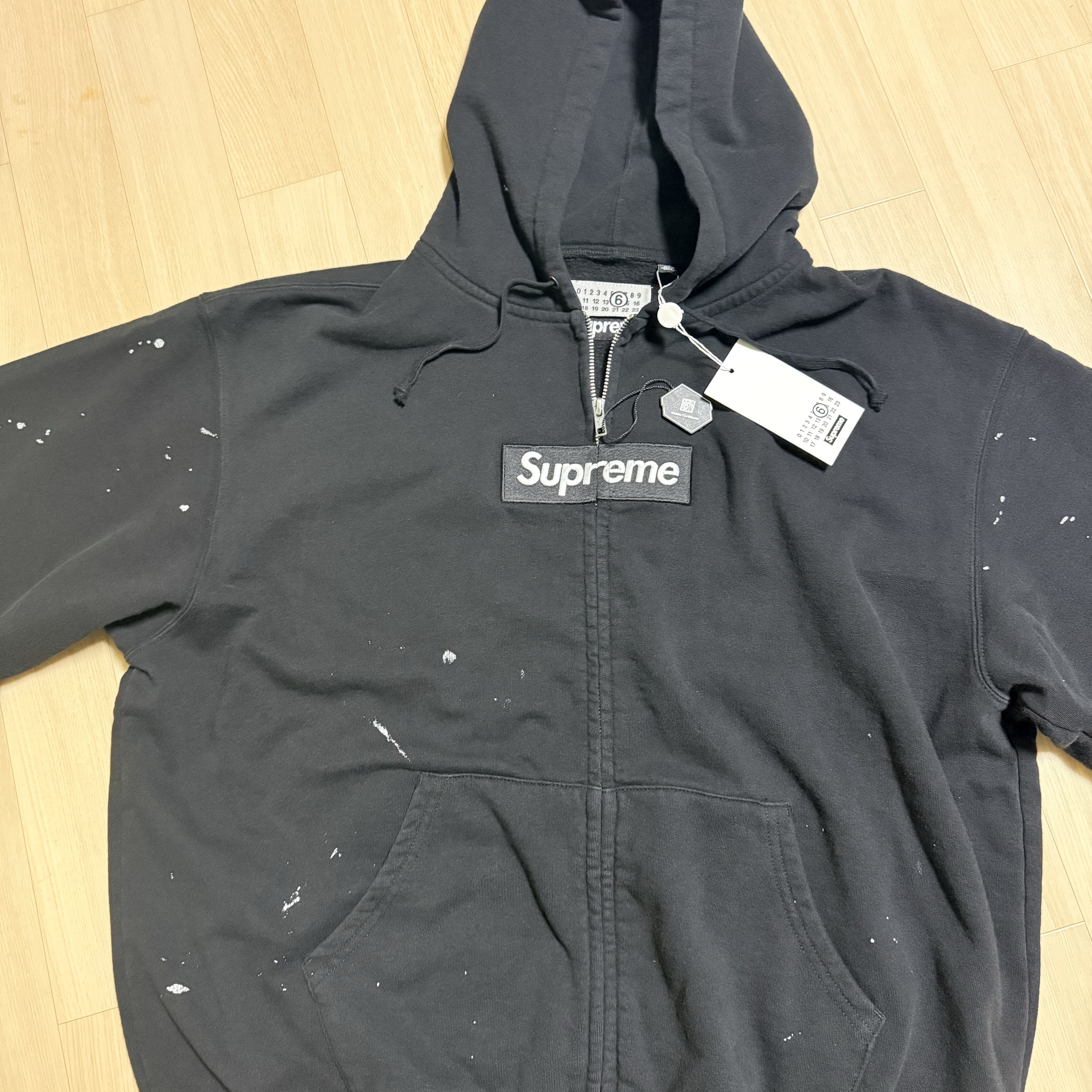 Supreme x MM6 Maison Margiela Box Logo Zip Up Hooded Sweatshirt Black - 26SS 착용 스타일 - 3