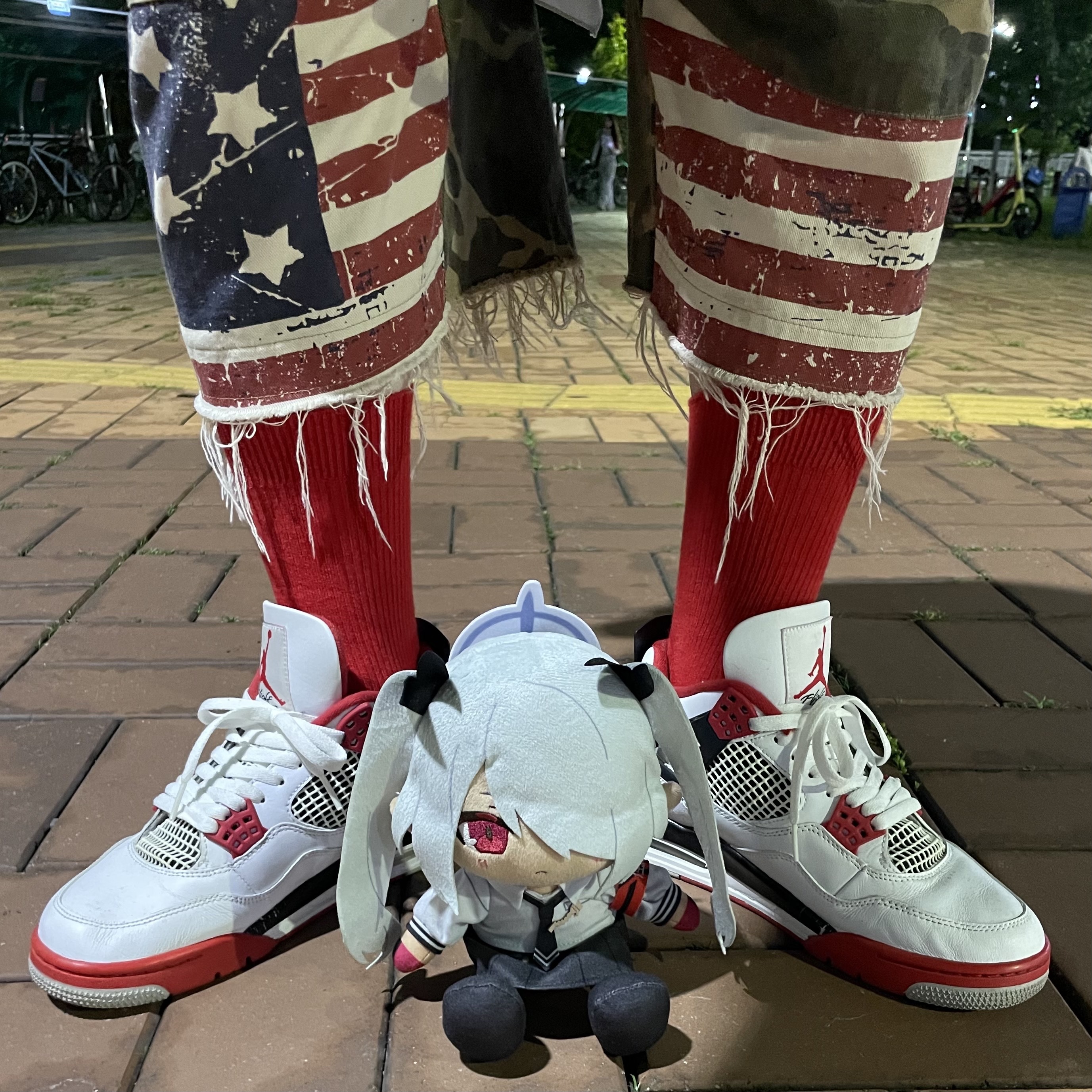 Jordan 4 Retro OG Fire Red 2020 착용 스타일 - 2