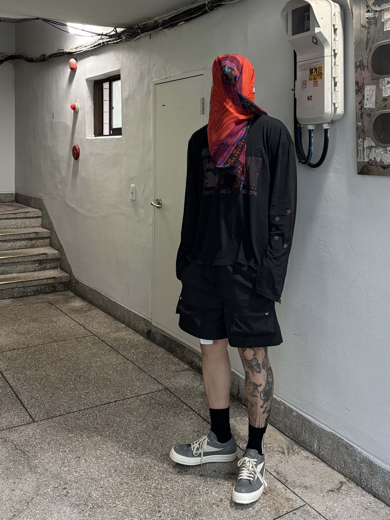 Wapworks Hydro Signal Trace Shorts black, Wapworks Airflow Light Long Sleeve Black 착용 스타일 - 3