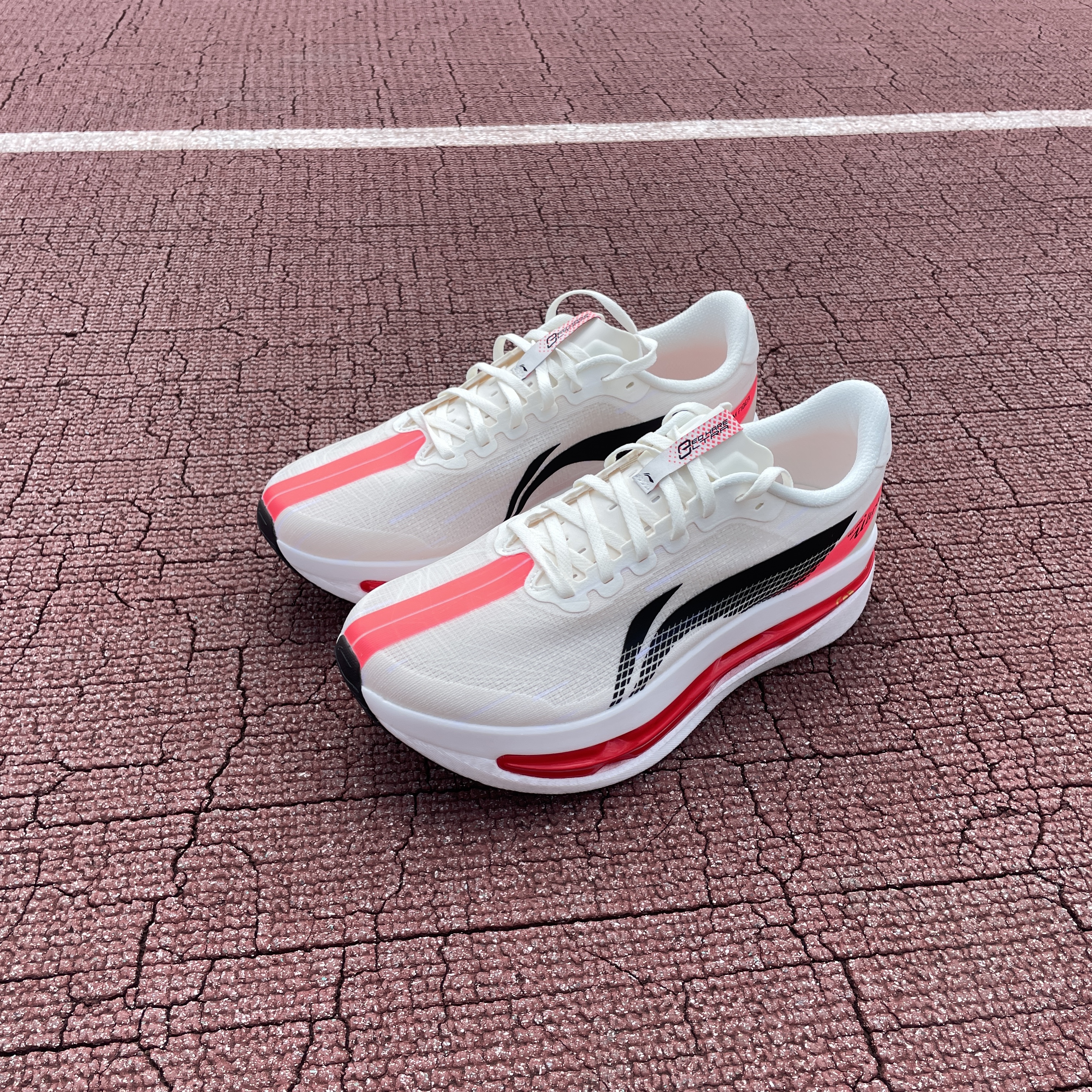 LiNing Red Hare 9 Ultra Black, LiNing Red Hare 9 Ultra Neon Lime 착용 스타일 - 1