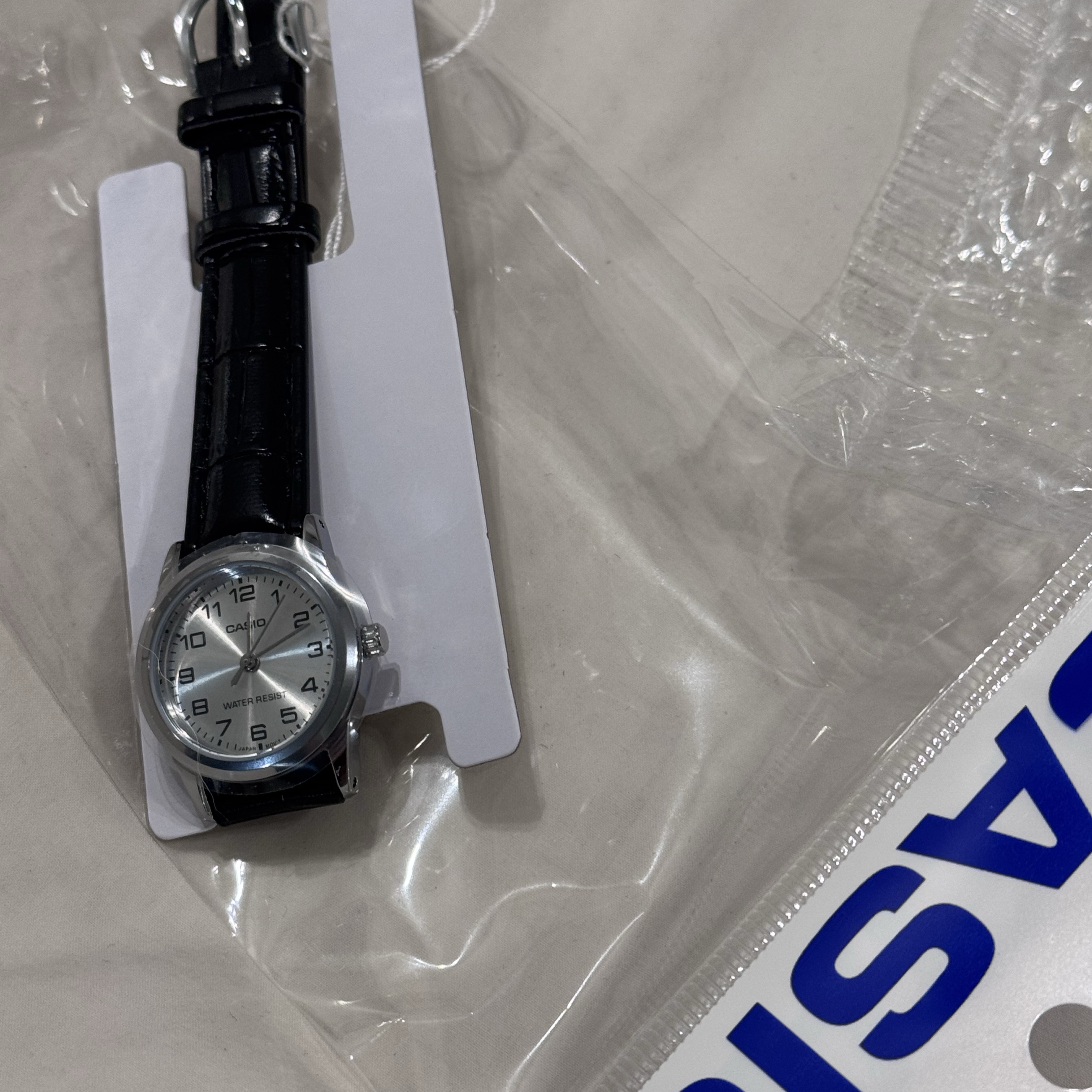 Casio LTP-V001L-7B 착용 스타일 - 1