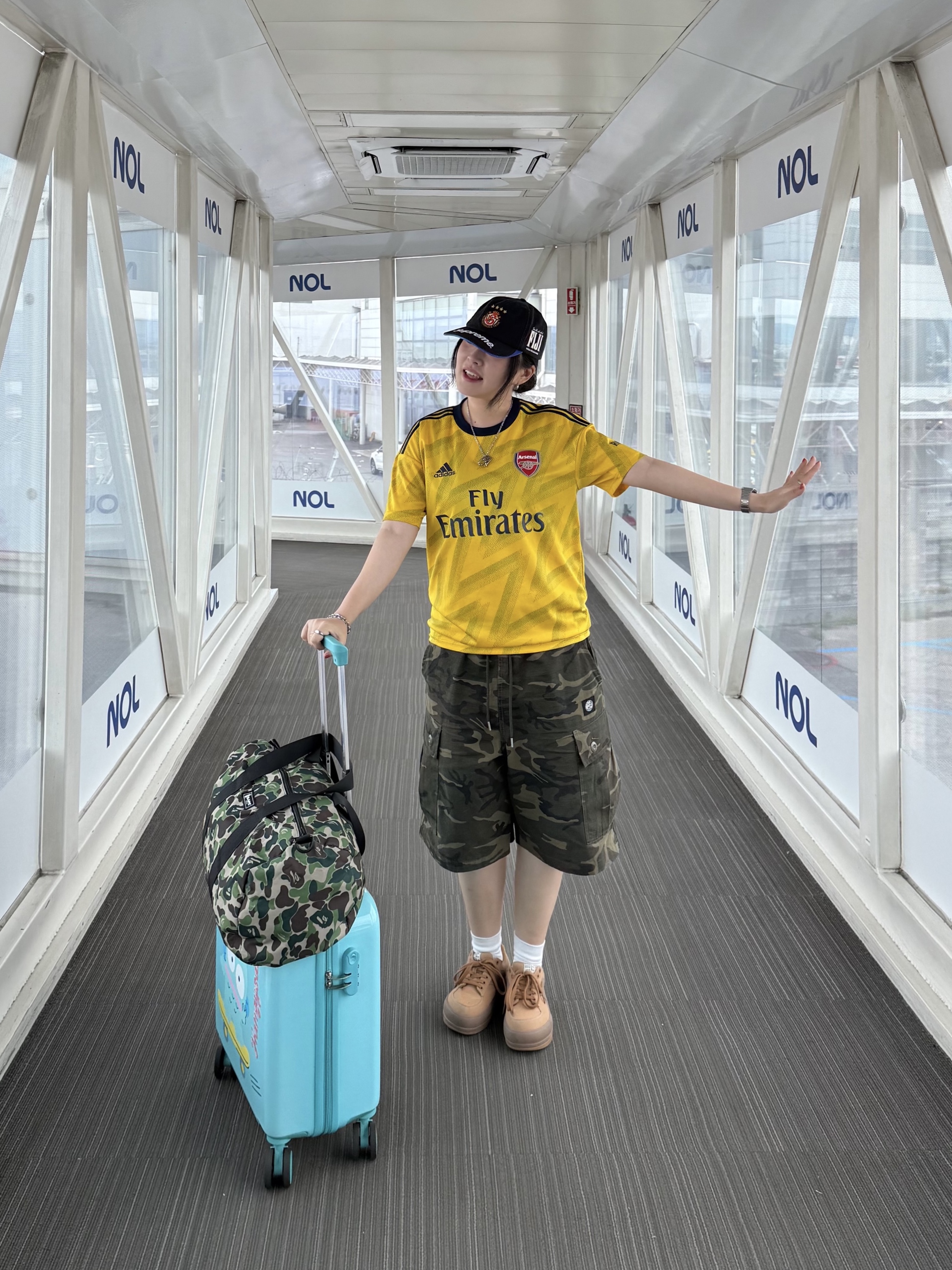 Supreme x FIJI 6-Panel Black - 26SS, Sanrio x 7-Eleven Hangyodon Square Luggage 착용 스타일