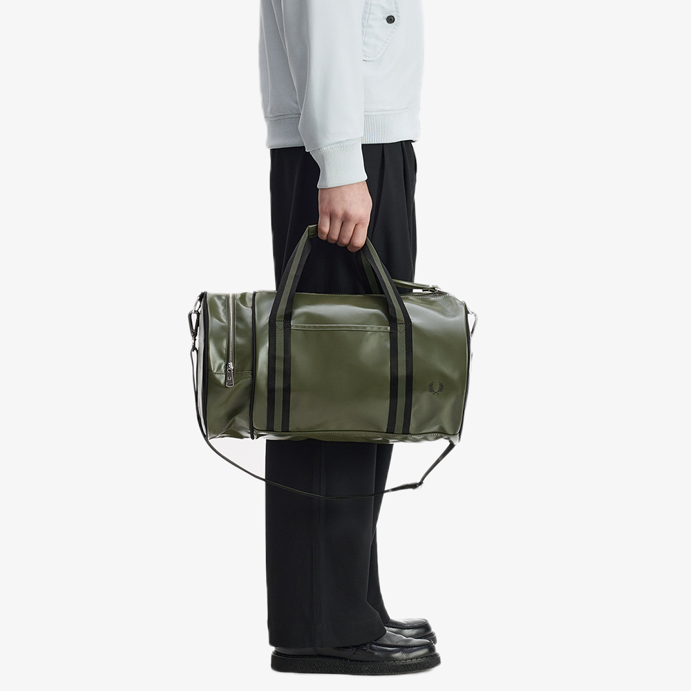 프레드페리 클래식 배럴 백 로렐리스그린 블랙(Fred Perry Classic Barrel Bag Laurel Wreath Green Black) - 2