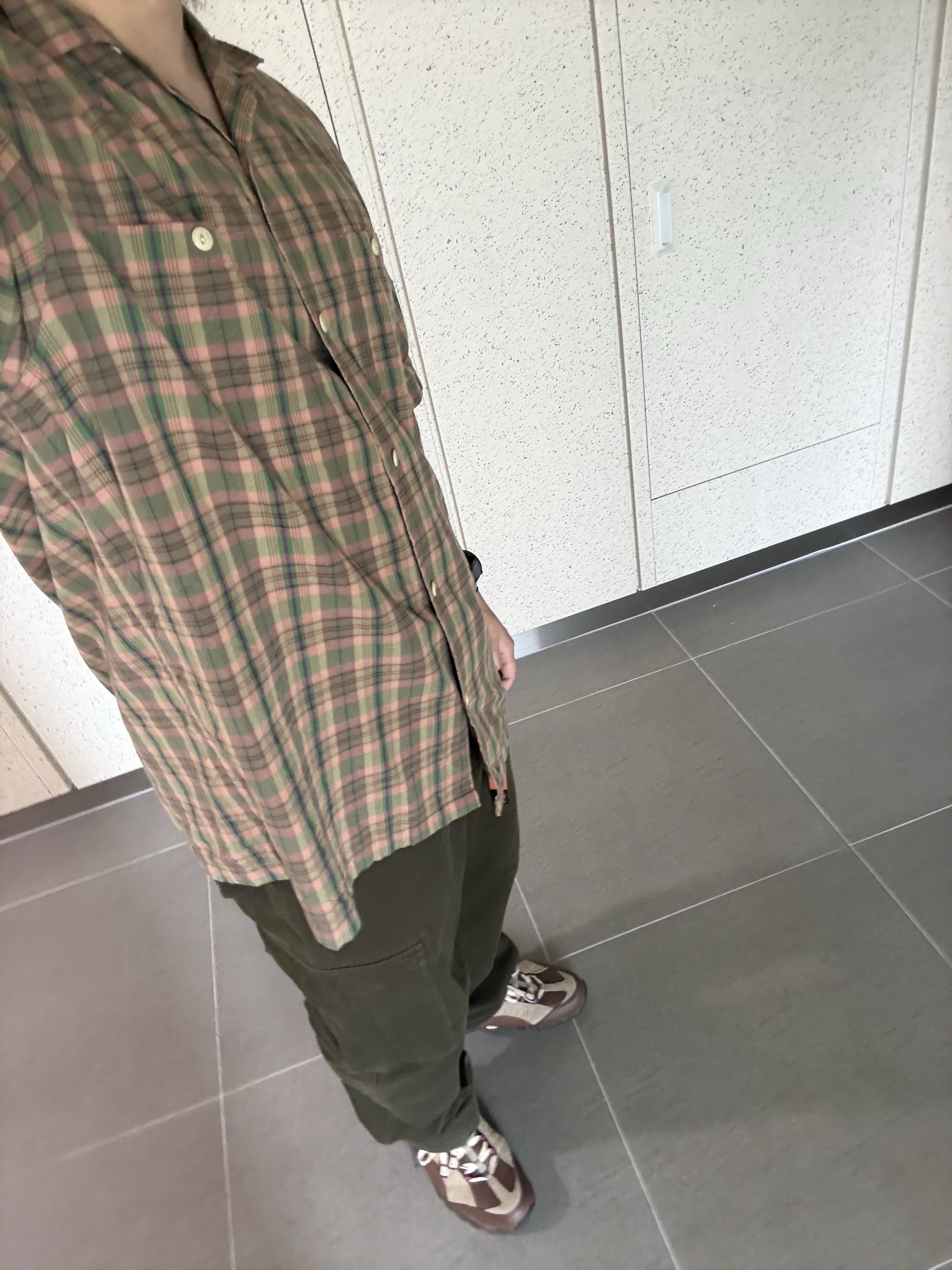 Nike x Jacquemus Air Humara LX Ale Brown and Gold 착용 스타일 - 2