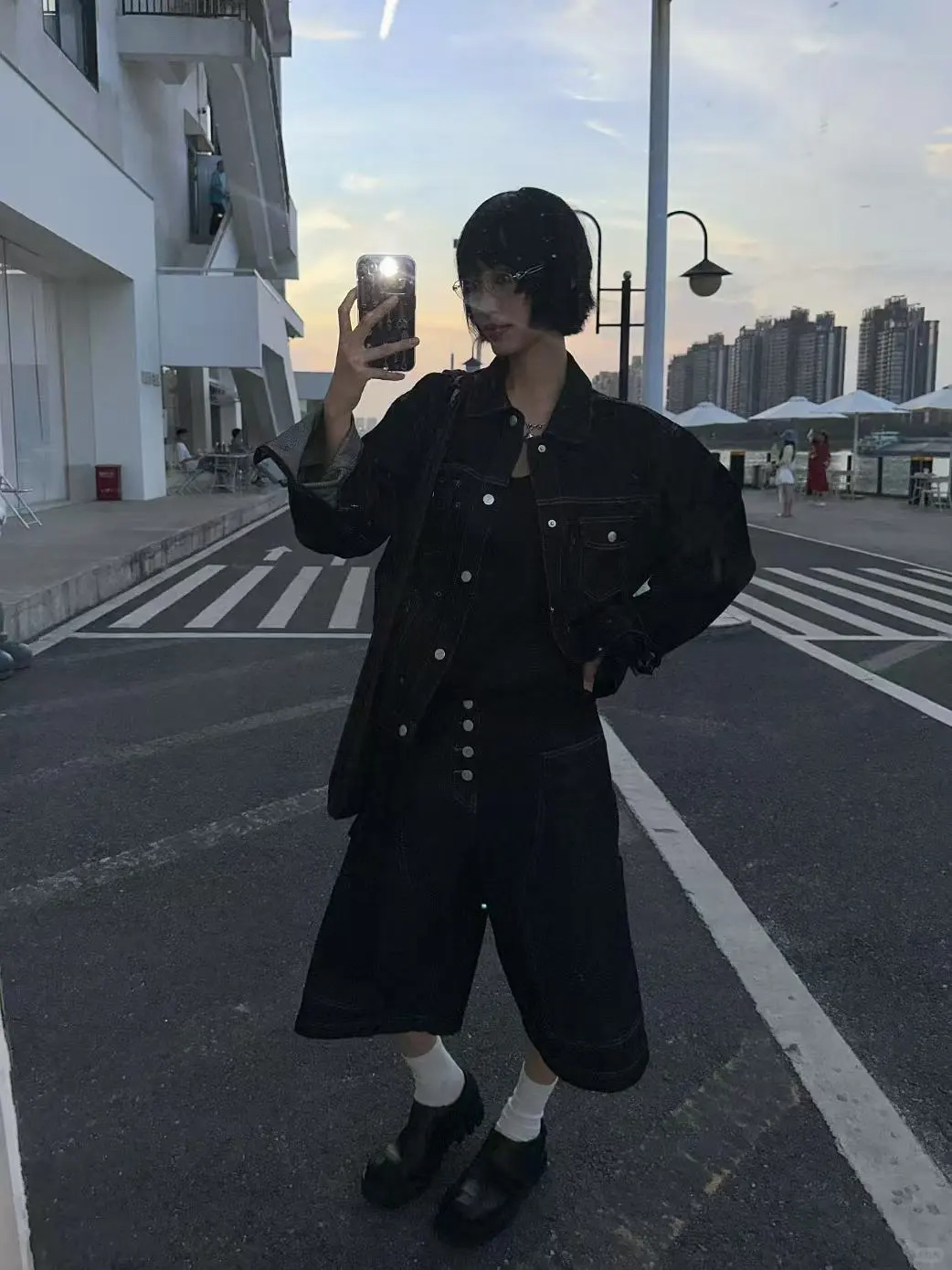 STEEPC Lazy indigo denim jacket, STEEPC Lazy Indigo Bermuda Jeans 착용 스타일 - 4