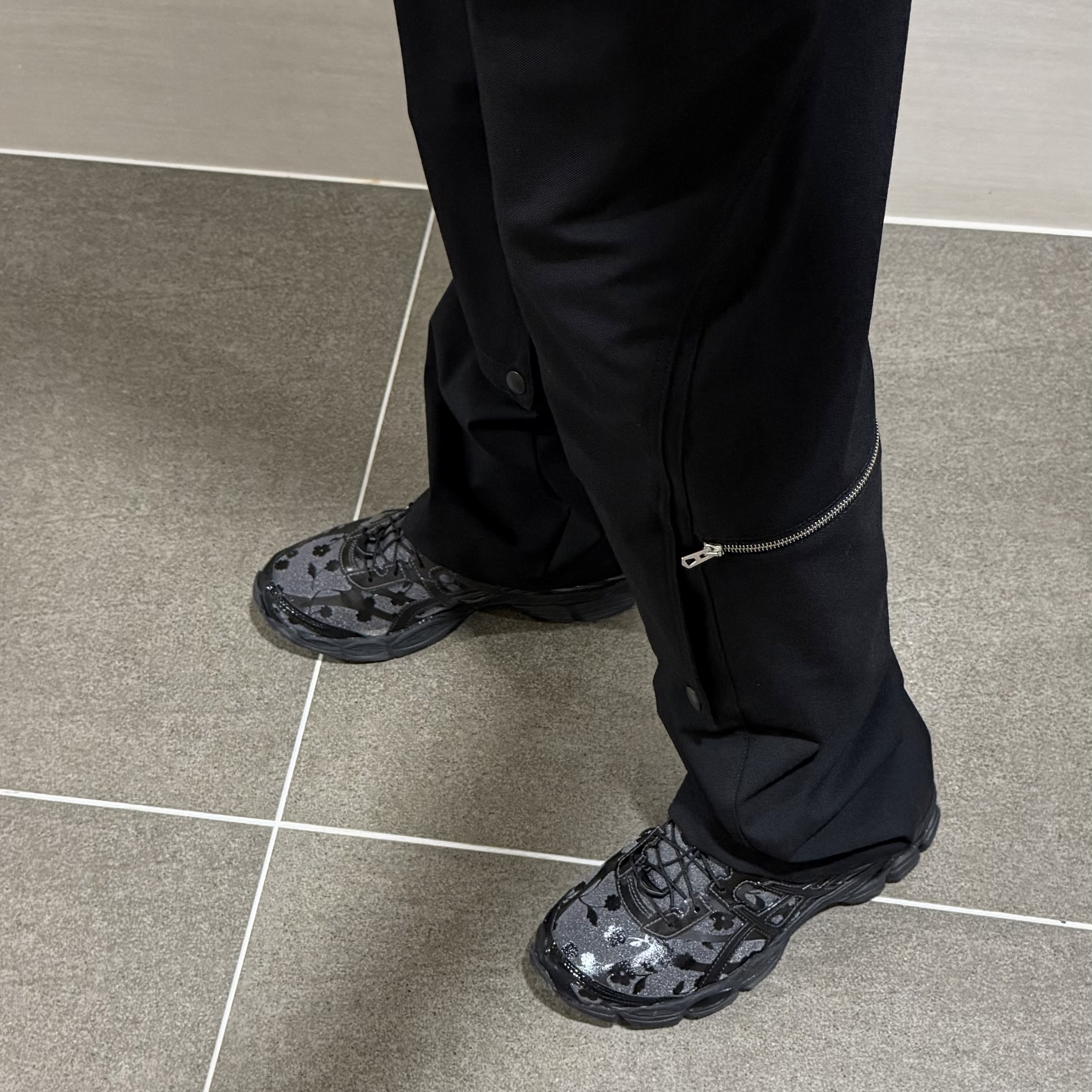 Asics x Cecilie Bahnsen Gel-Cumulus 16 Black 착용 스타일