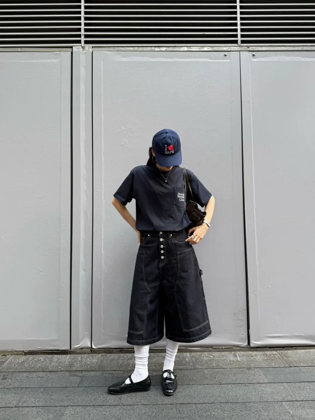 STEEPC Lazy Indigo Bermuda Jeans 착용 스타일 - 5