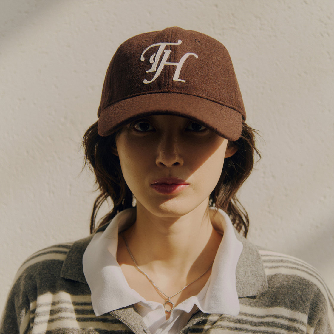 트래픽하모니 울블랜드 TH 아플리케 로고 딥핏 볼캡 브라운(Traffic Harmony Wool Blend TH Applique Logo Deep Fit Ball Cap Brown) - 2