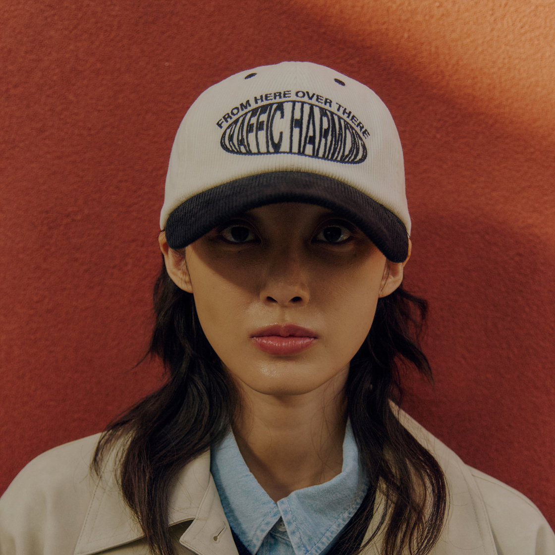 트래픽하모니 코듀로이 TH 로고 딥핏 볼캡 블랙(Traffic Harmony Corduroy TH Logo Deep Fit Ball Cap Black) - 2