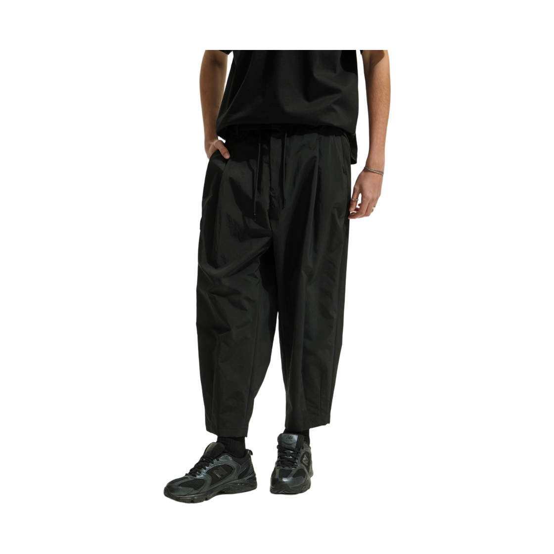 이로 옵스웨트르 나일론 캐롯핏 팬츠 블랙(Iro Obscur Nylon Carrot Fit Pants Black) - 2