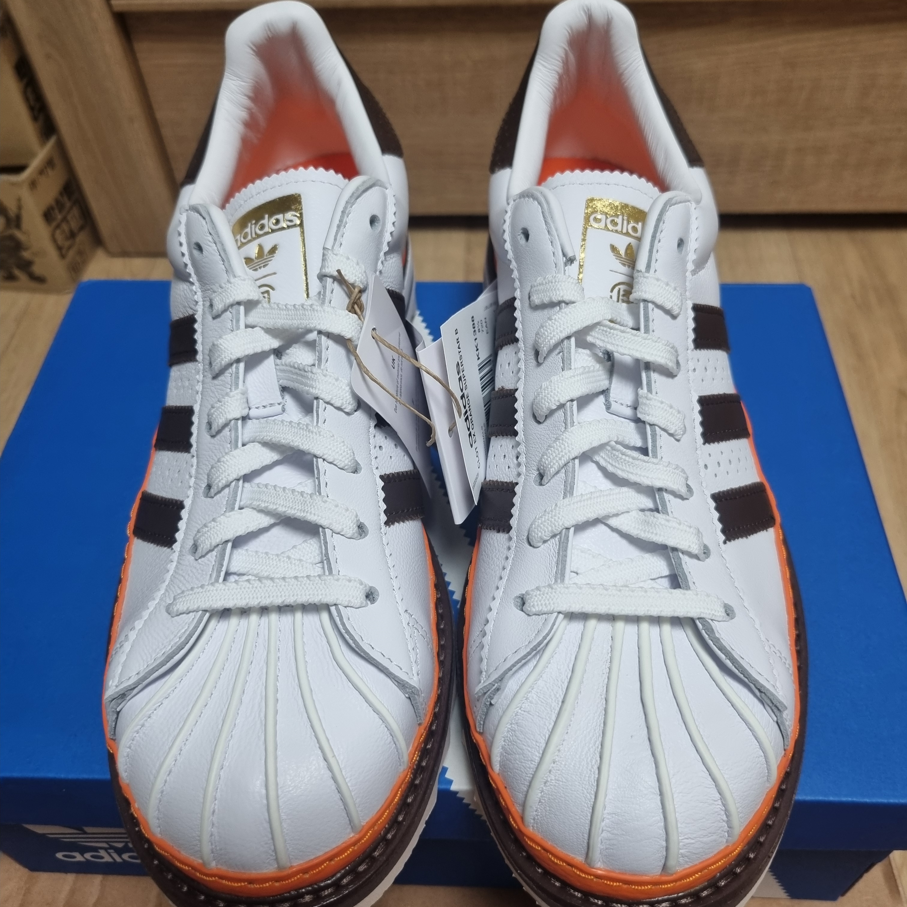Adidas x Clot Superstar Footwear White Coffee 착용 스타일 - 1