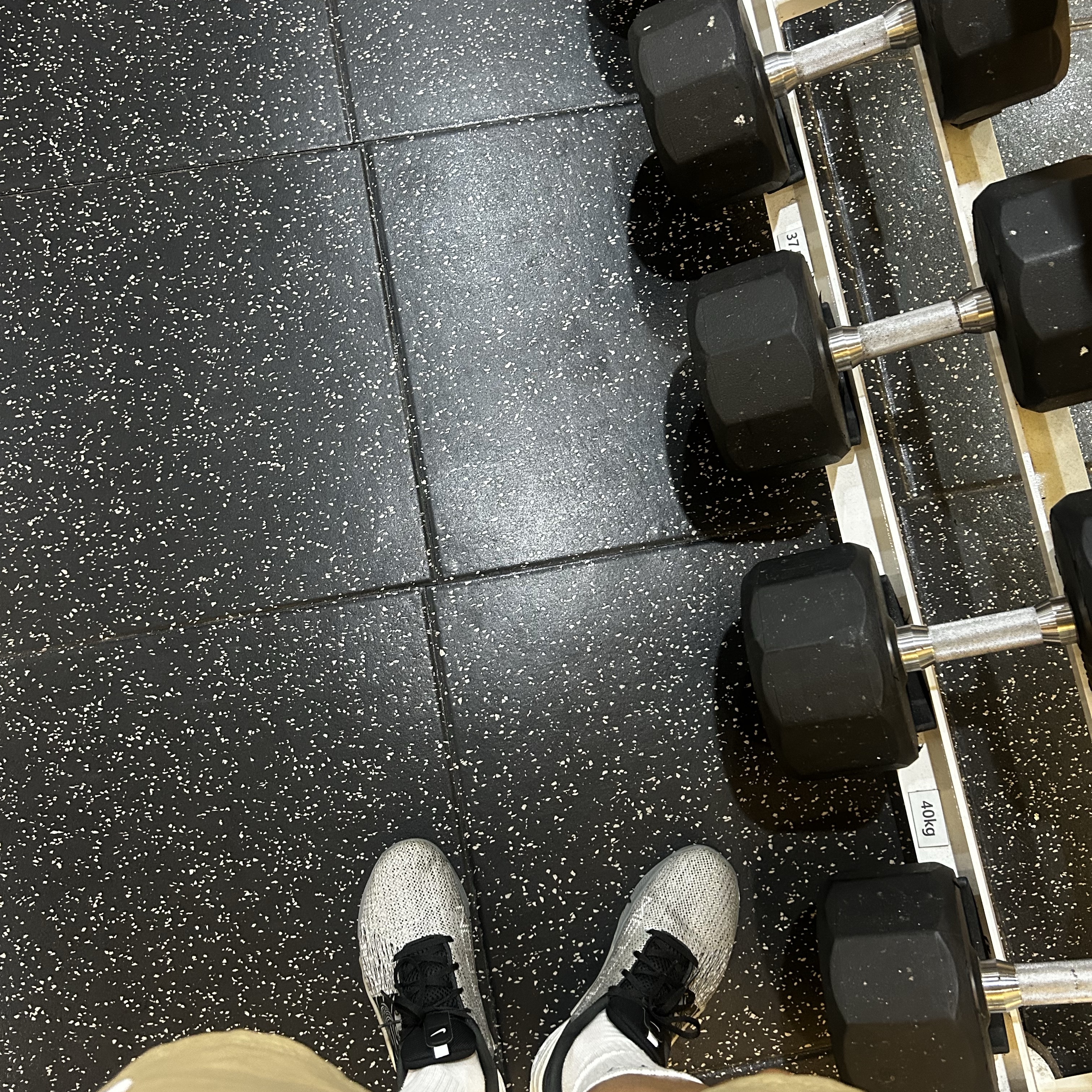 Nike Metcon 8 AMP Dark Smoke Grey Black 착용 스타일