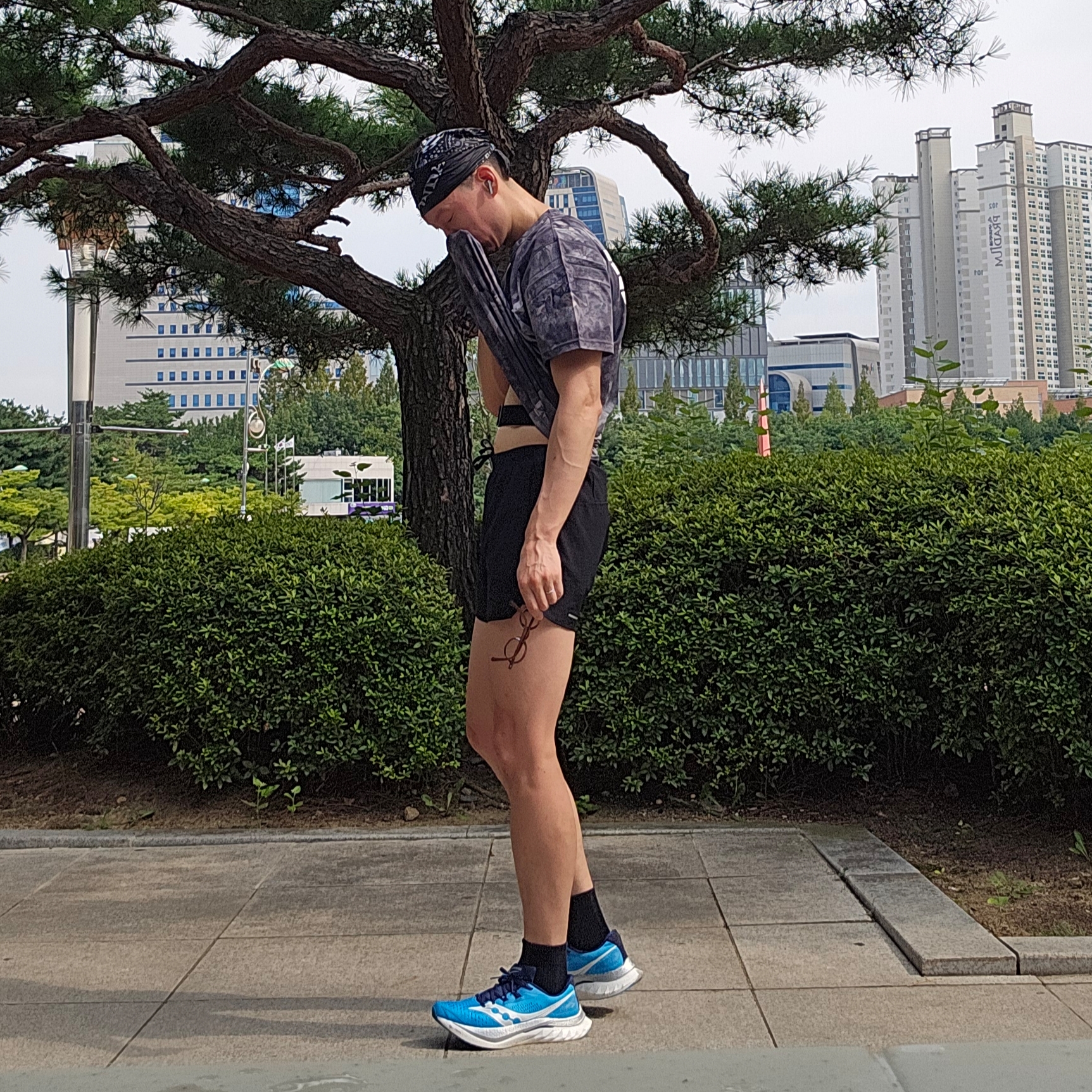 Saucony Endorphin Speed 4 Viziblue Navy, negative split club Functional Sorona Marble Short Sleeve Aurora 착용 스타일
