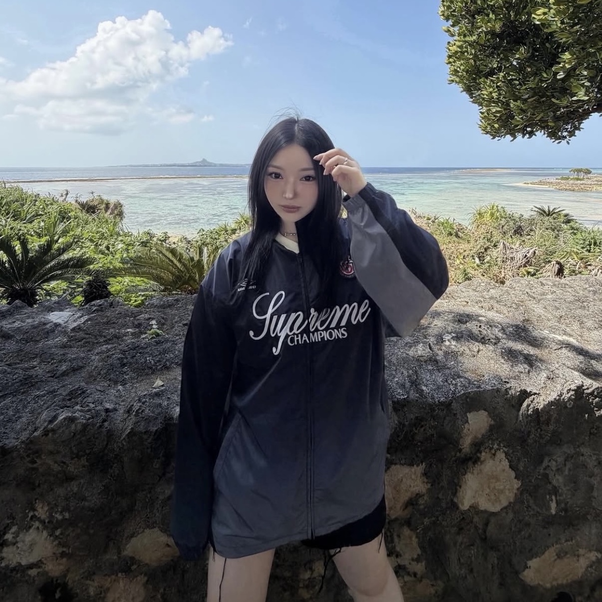 Supreme x Umbro Gradient Track Jacket Black - 25FW 착용 스타일