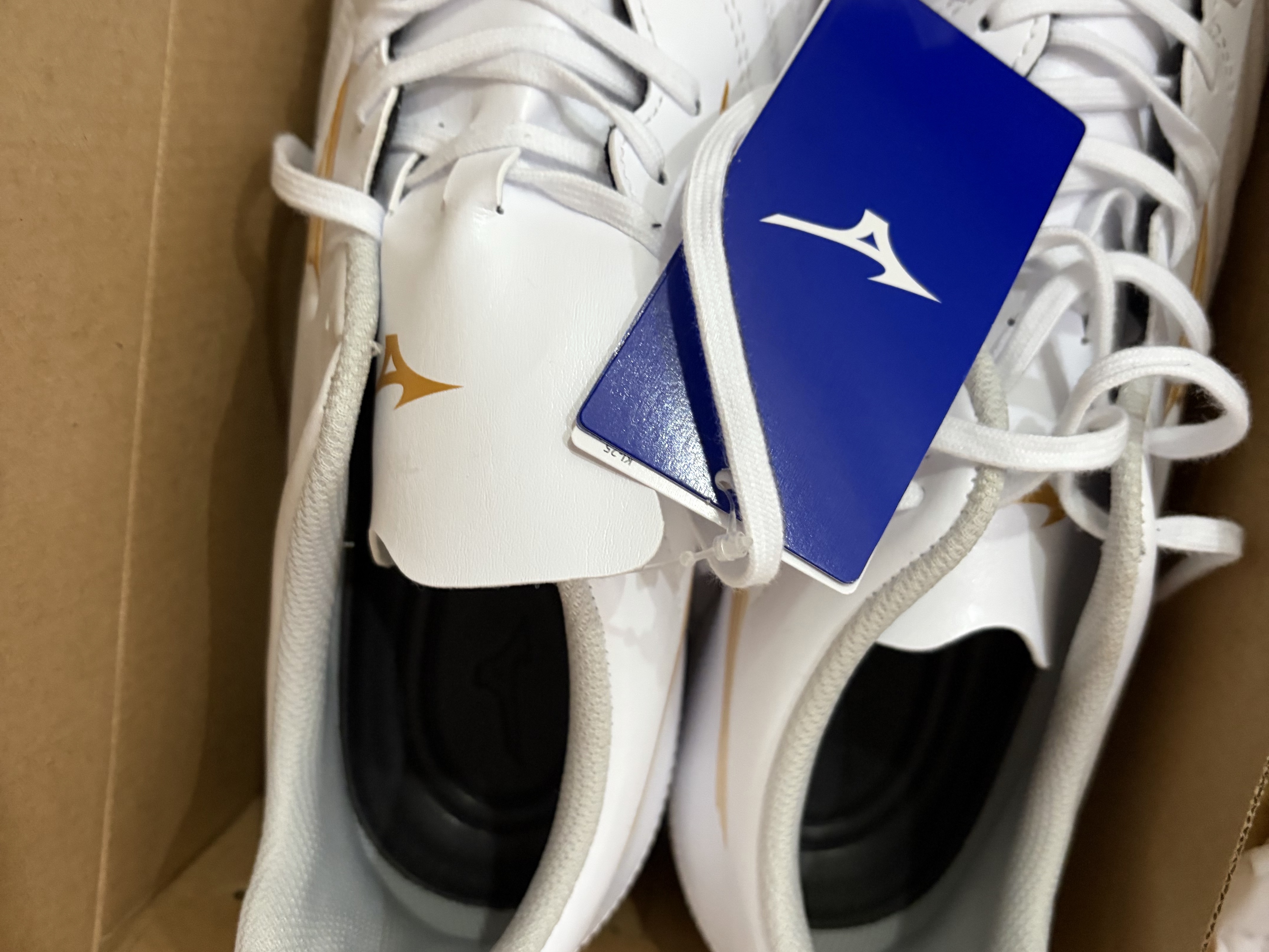 Mizuno Monarcida Neo III Select AS White Gold 착용 스타일