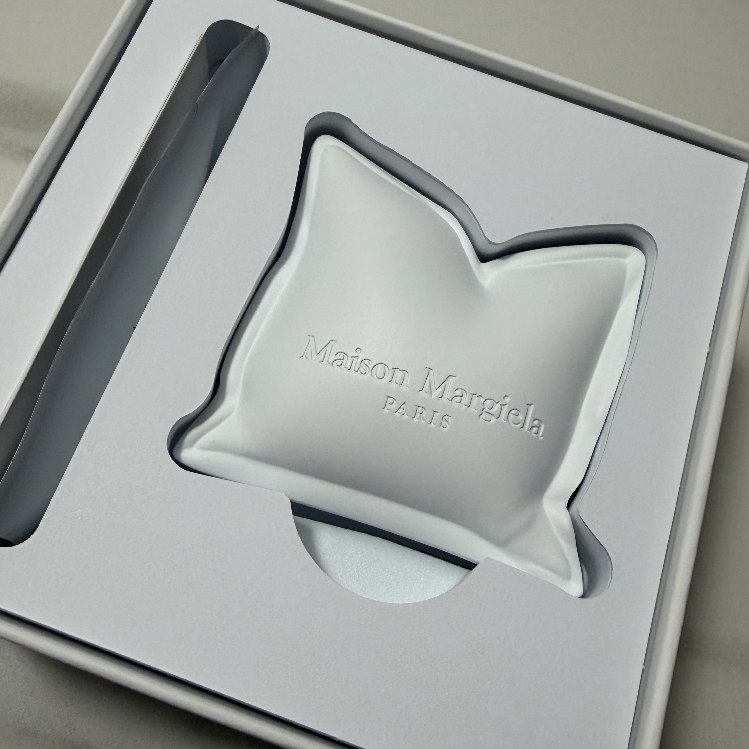 [사은품 이벤트] MAISON MARGIELA REPLICA LAZY SUNDAY MORNING CAR DIFFUSER 착용 스타일 - 1